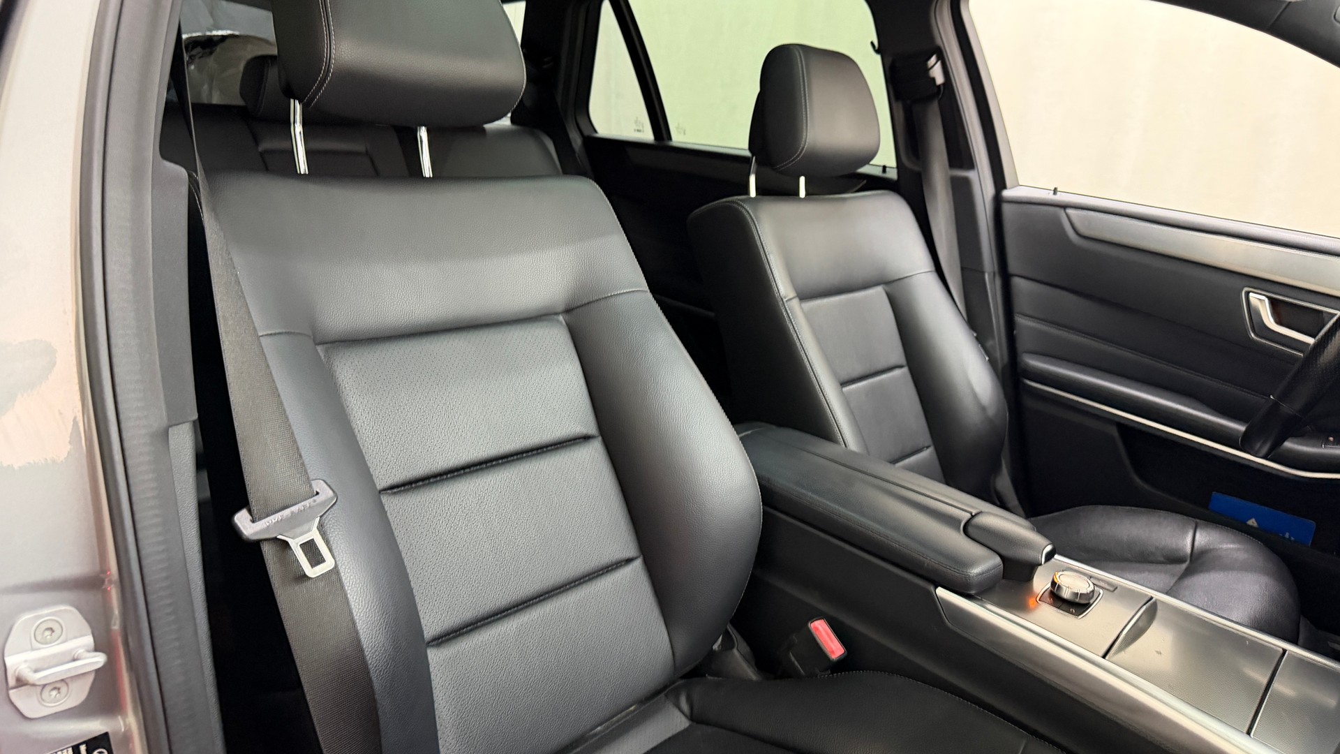 MERCEDES-BENZ E 220 CDI Avantgarde 7G-Tronic-image-12