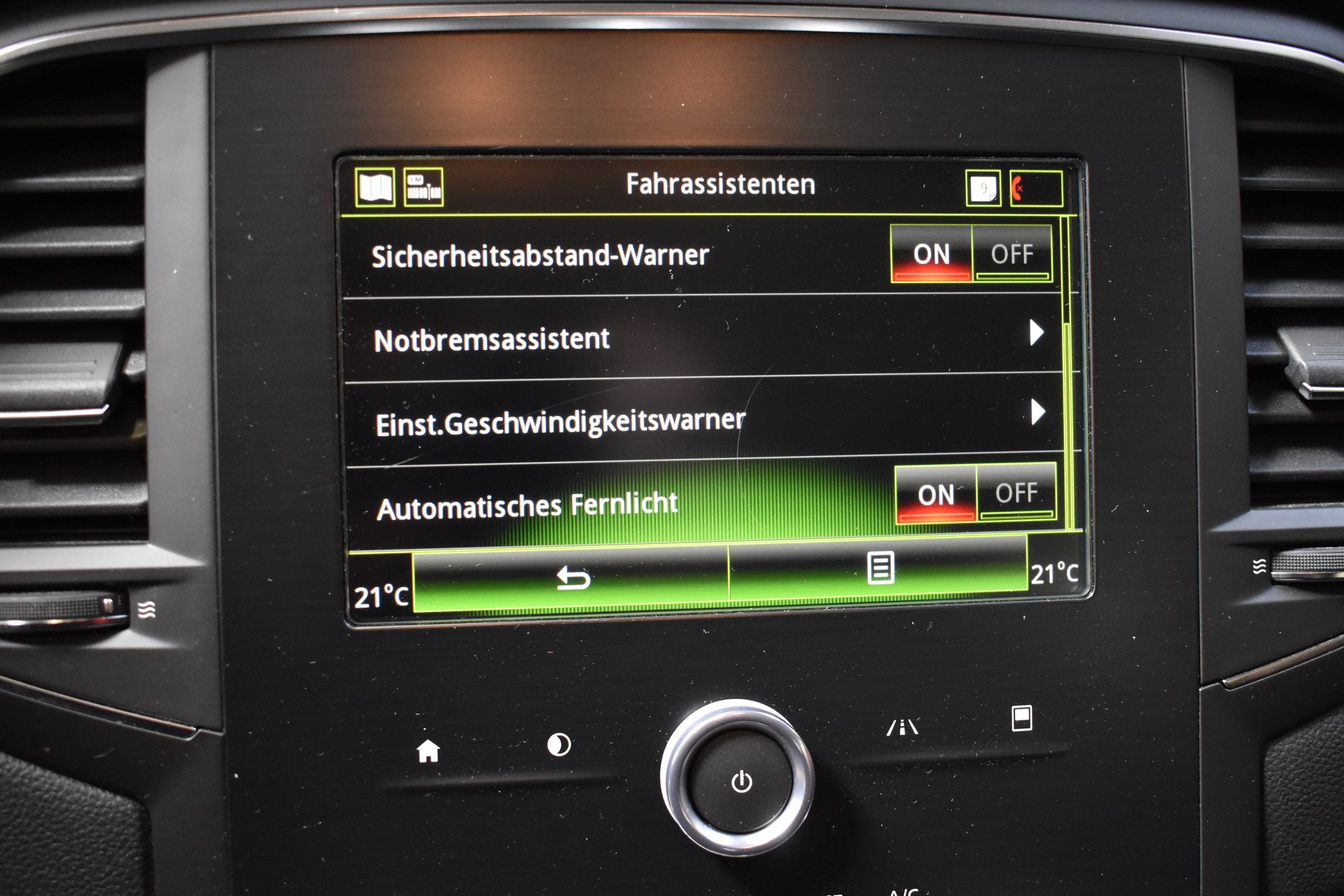 RENAULT Mégane Grandtour 1.5 dCi Business EDC - FaceLift 2020er Model-image-9