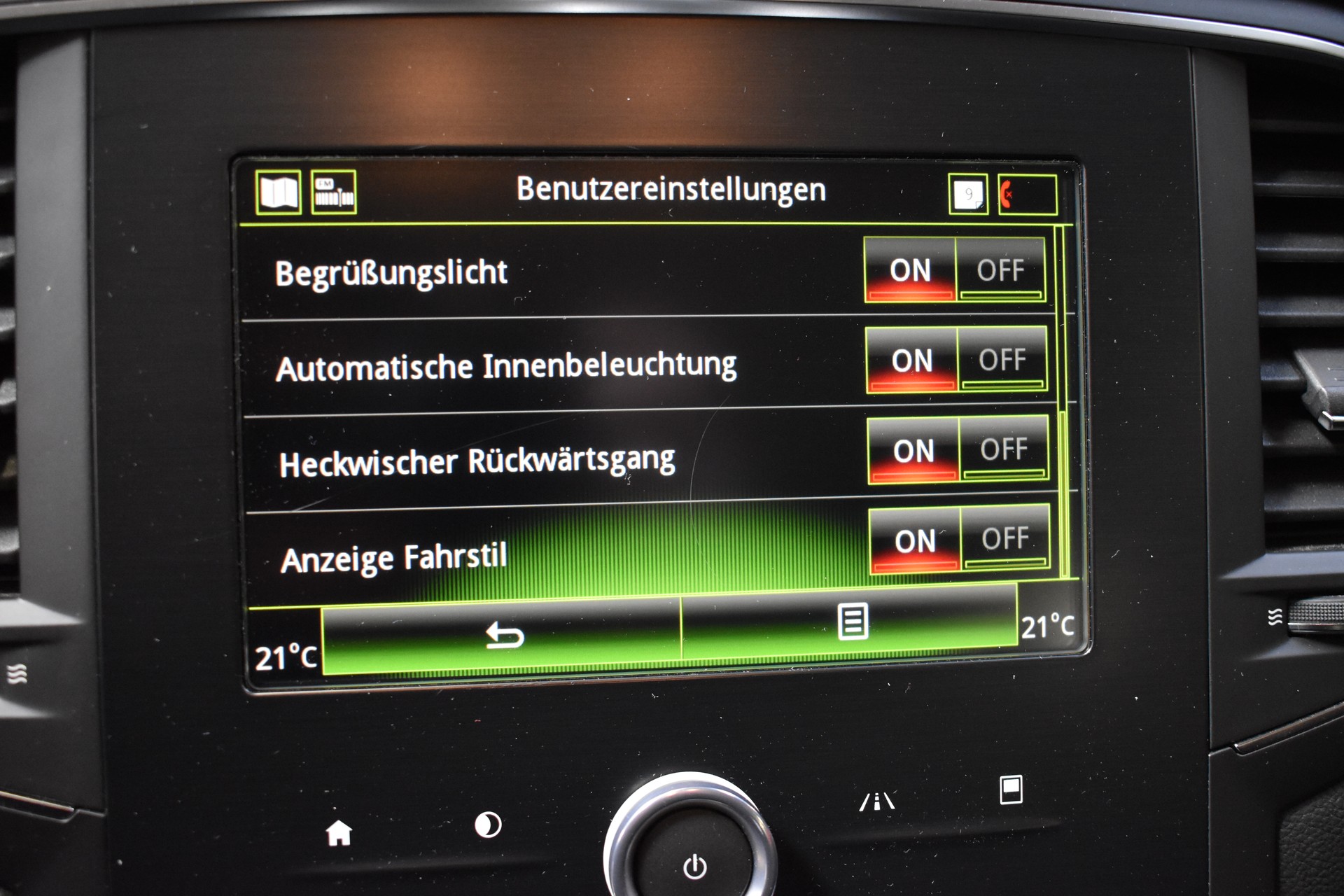 RENAULT Mégane Grandtour 1.5 dCi Business EDC - FaceLift 2020er Model-image-11