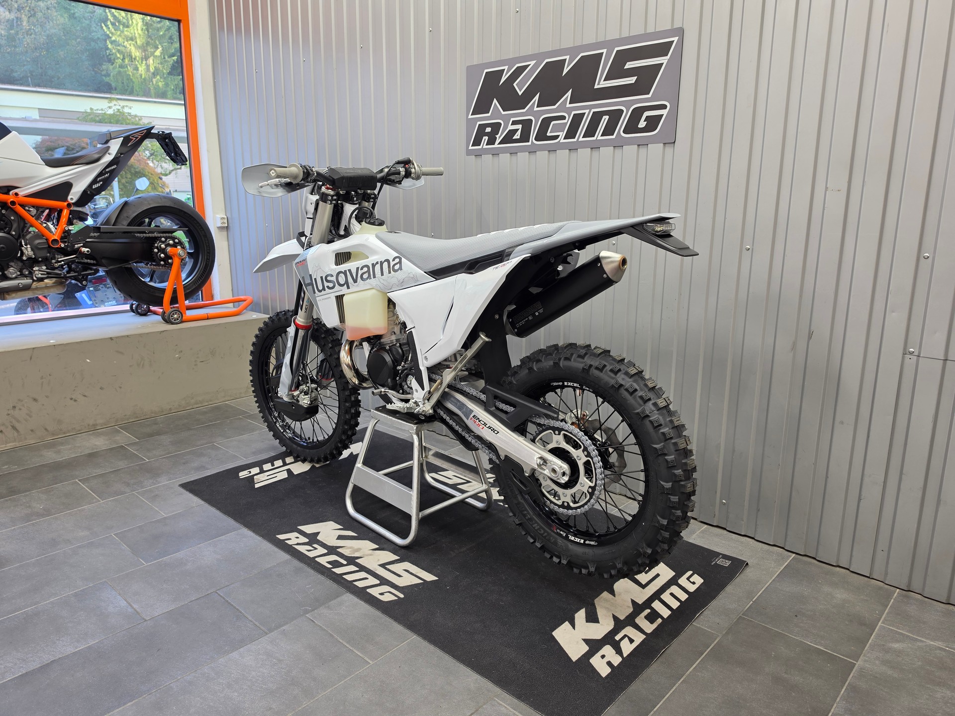 HUSQVARNA TE 300 PRO-image-5