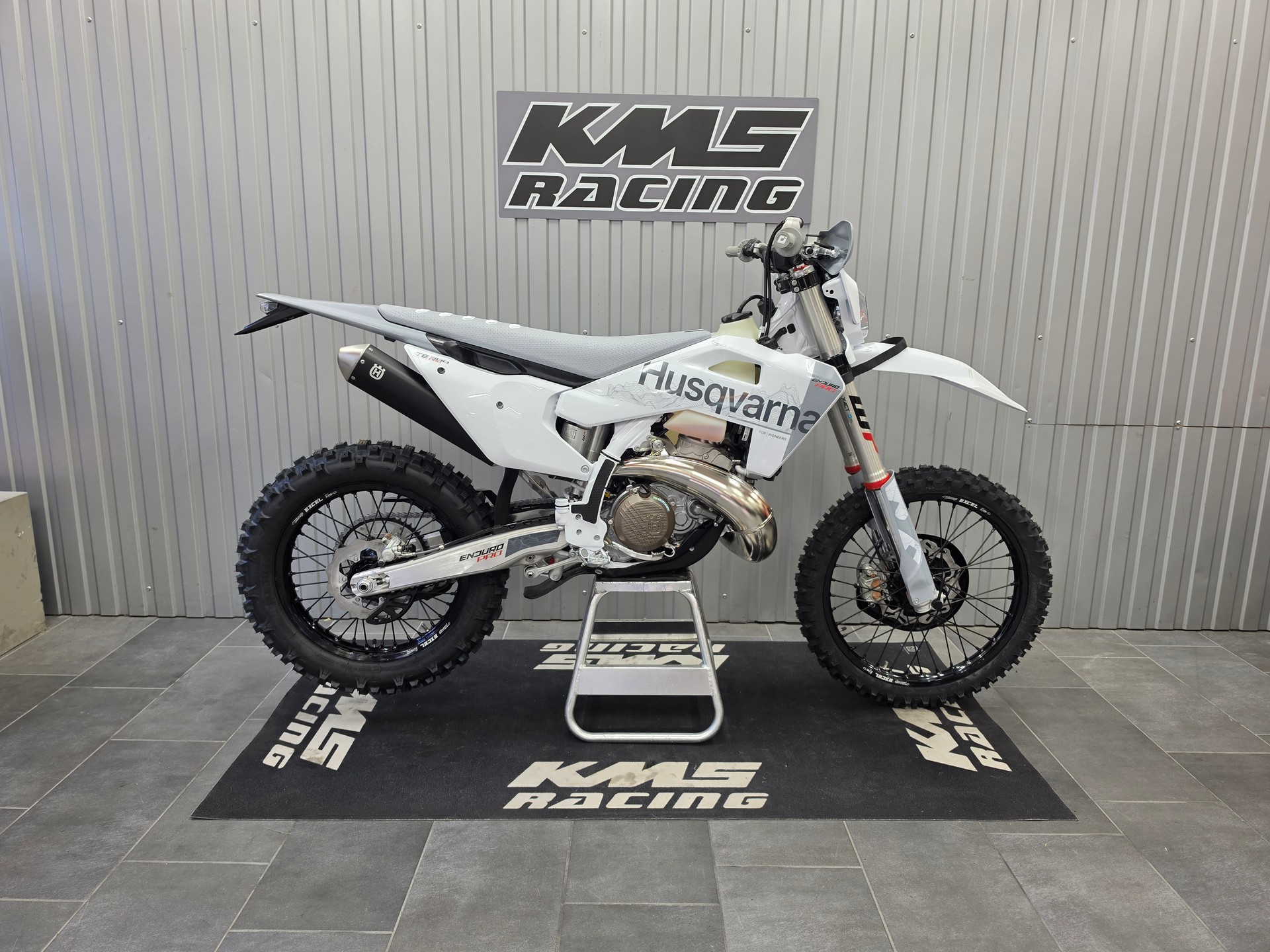 HUSQVARNA TE 300 PRO-image-0