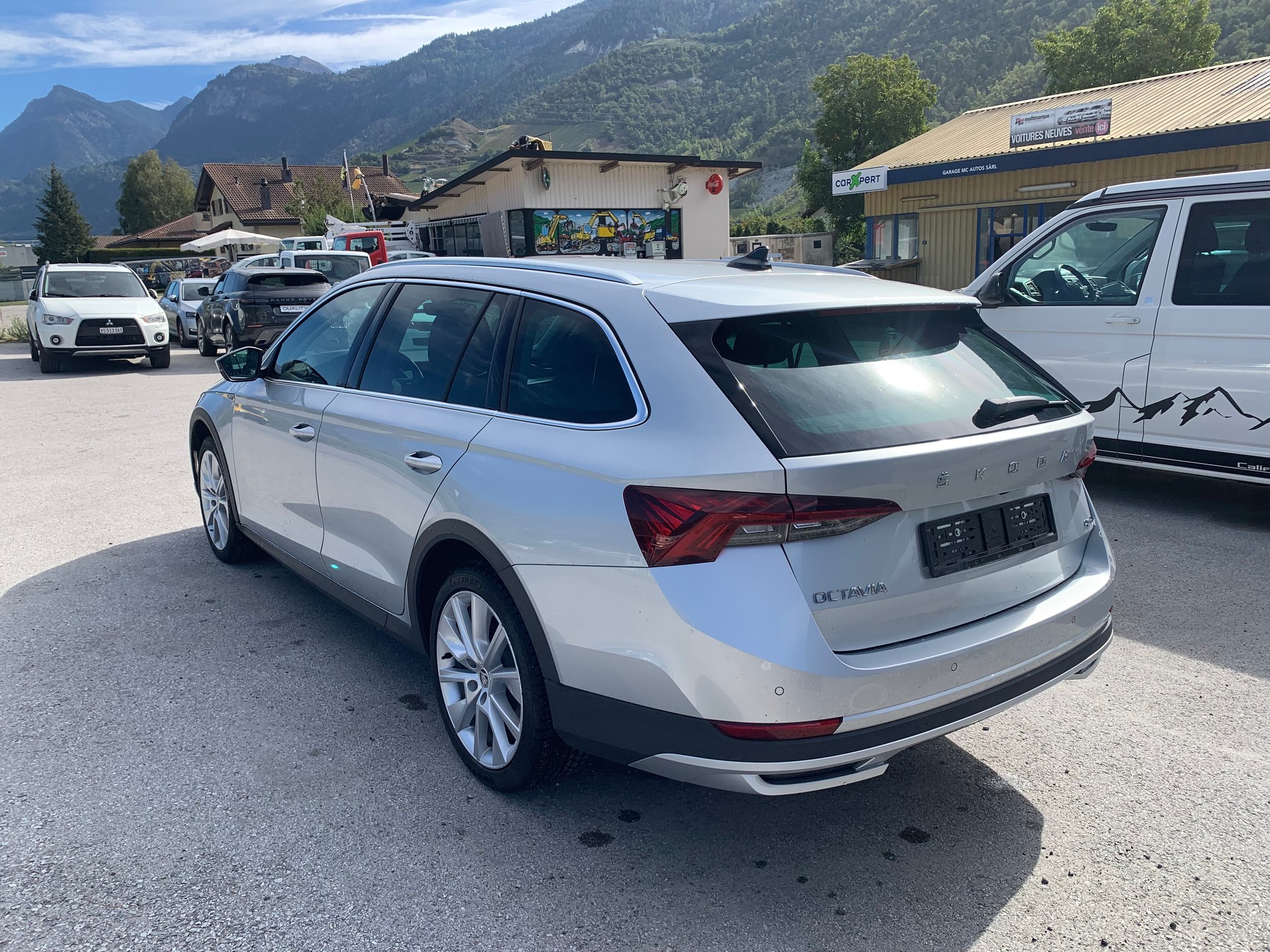 SKODA Octavia Combi 2.0 TSI DSG Scout 4x4-image-6