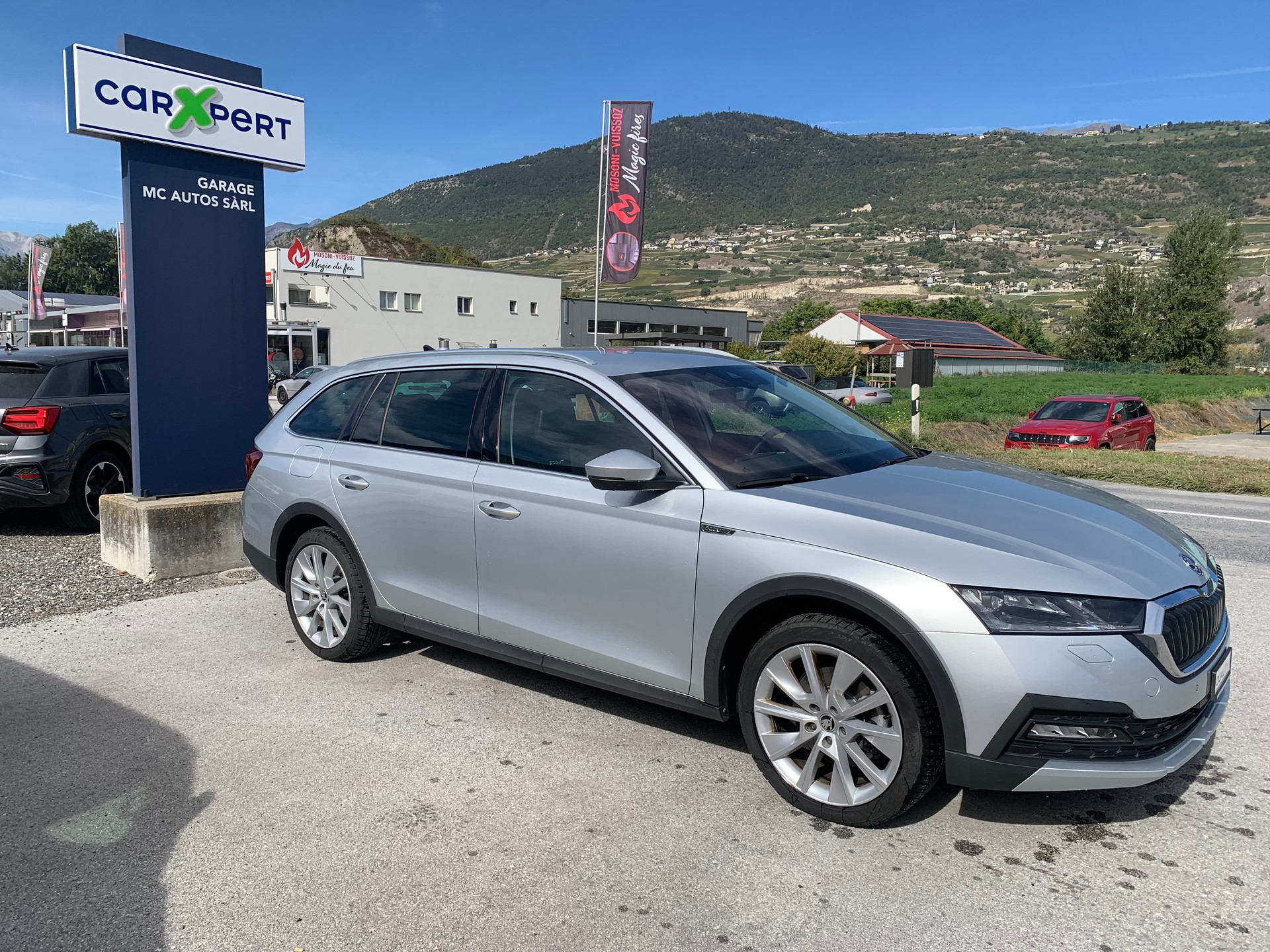 SKODA Octavia Combi 2.0 TSI DSG Scout 4x4-showroom-element-2