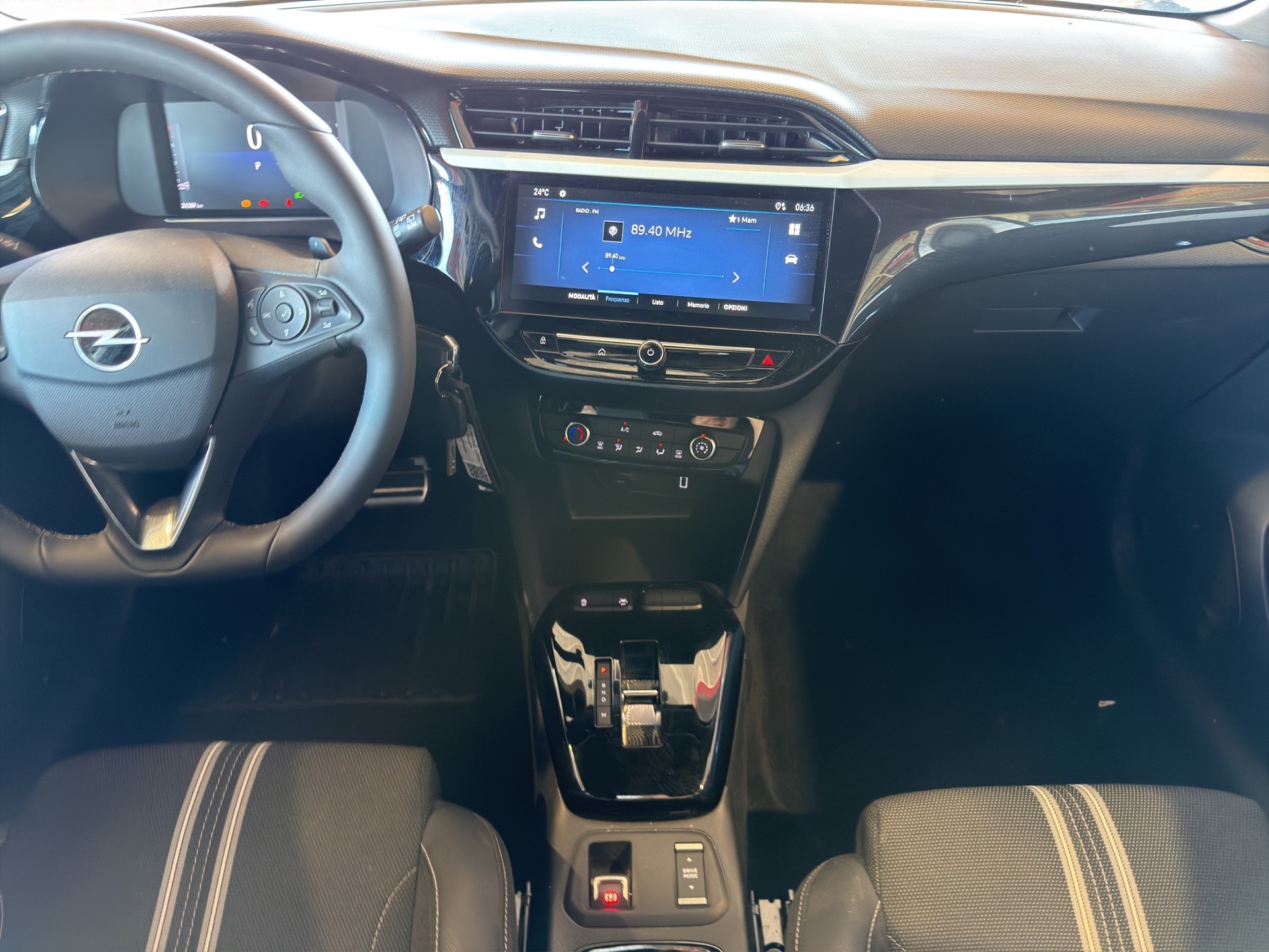 OPEL CORSA 1.2 T GS Bicolore-image-19