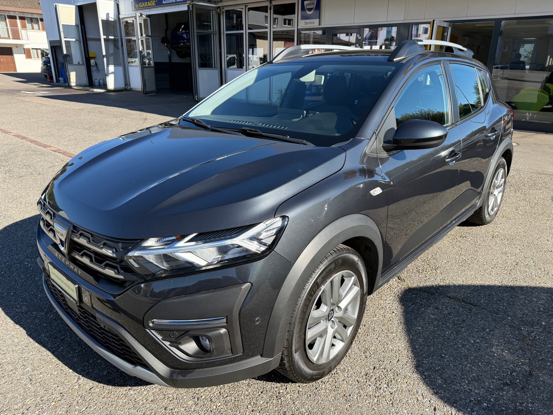 DACIA Sandero Stepway TCe 90 Comfort-showroom-element-1