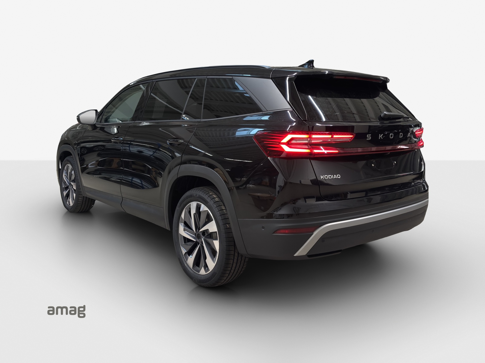 SKODA Kodiaq Dynamic 2.0TSI 204PS 7DSG4x4-showroom-element-2