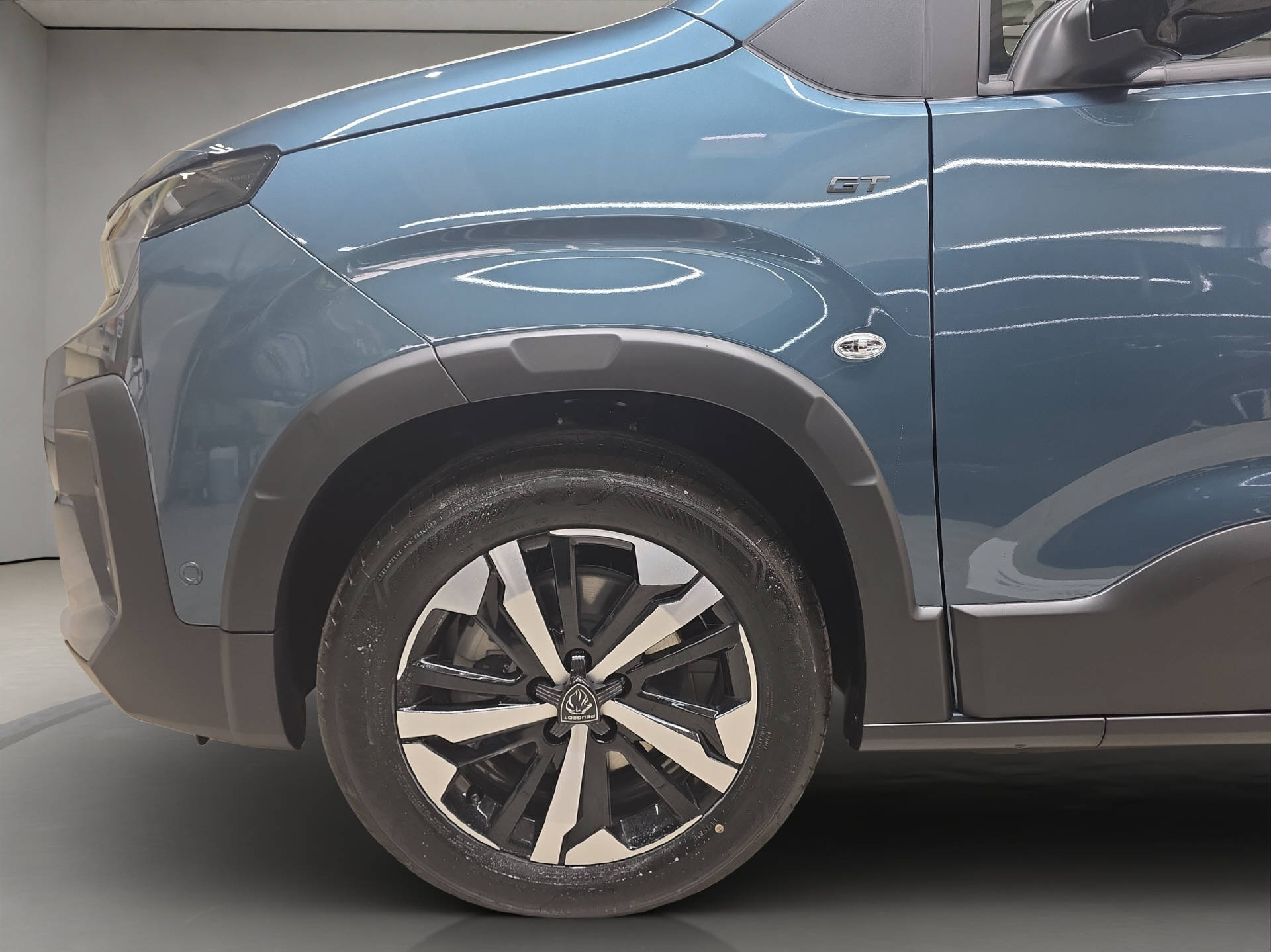 PEUGEOT Rifter Long 1.5 BlueHDi 130 Family Edition-image-13
