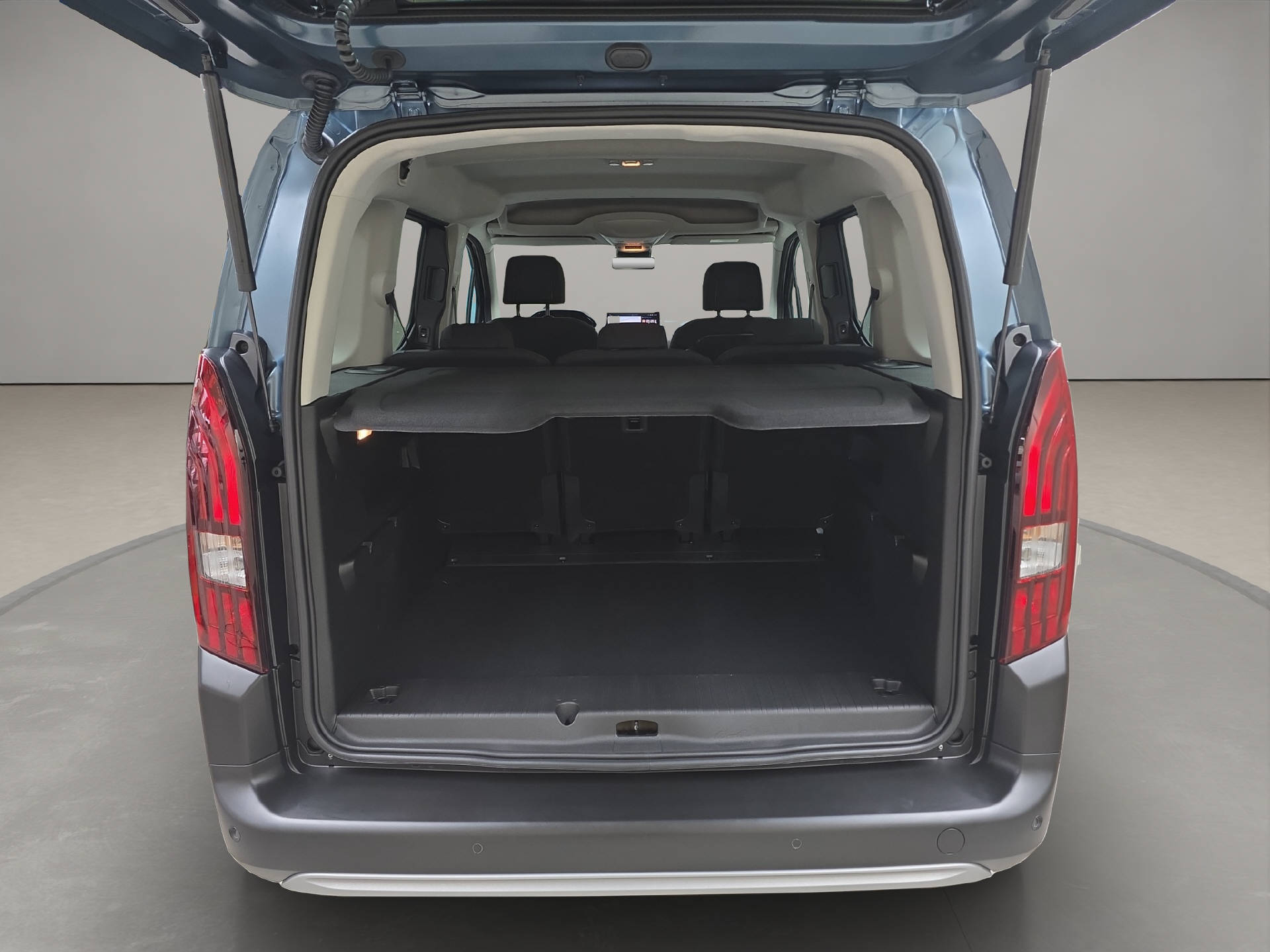 PEUGEOT Rifter Long 1.5 BlueHDi 130 Family Edition-image-12
