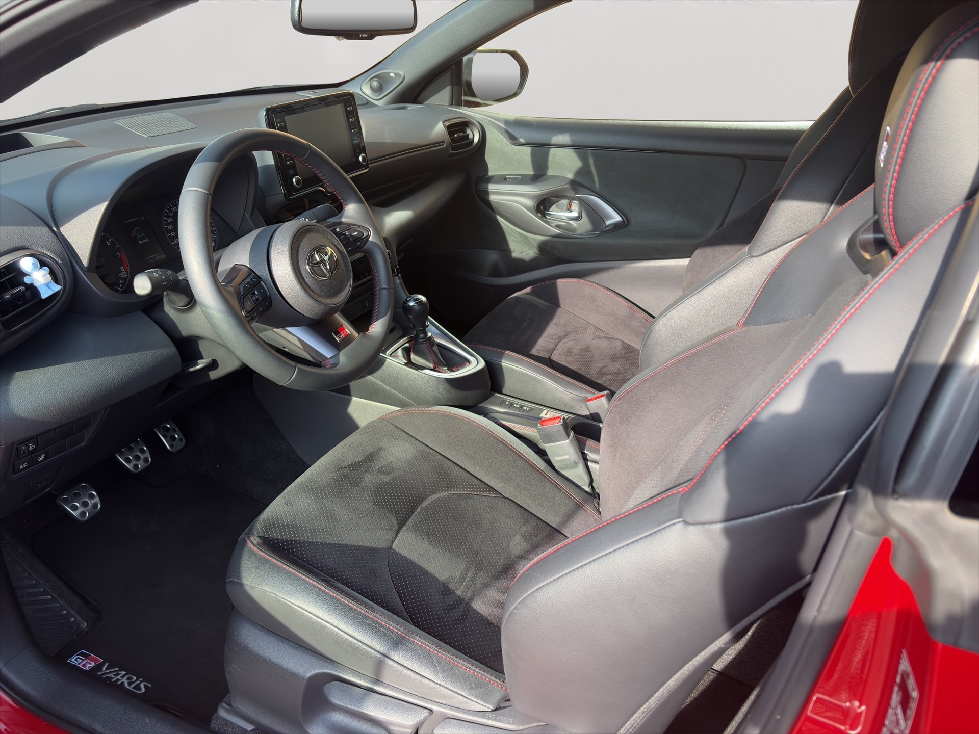 TOYOTA Yaris 1.6 GR Sport-image-6