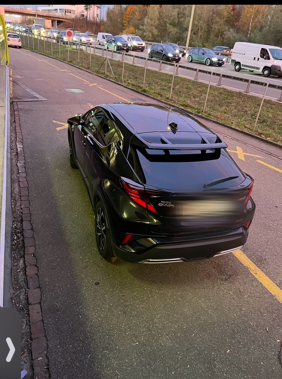 TOYOTA 2.0 VVTi HSD Trend-image-4
