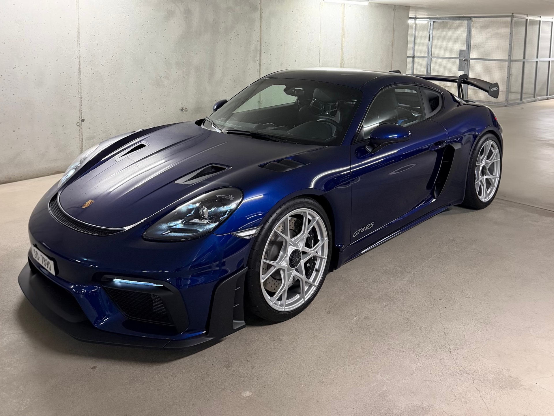 PORSCHE 718 Cayman GT4 RS