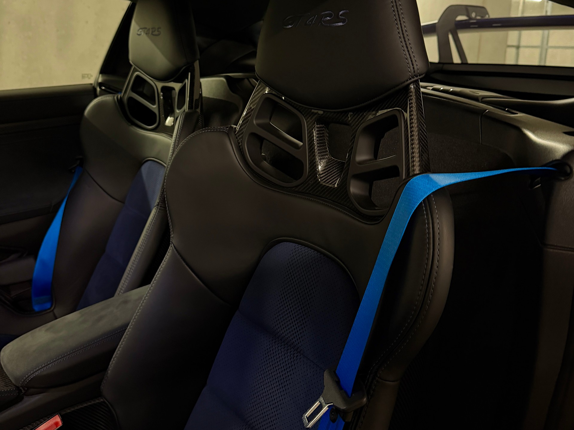 PORSCHE 718 Cayman GT4 RS-image-5