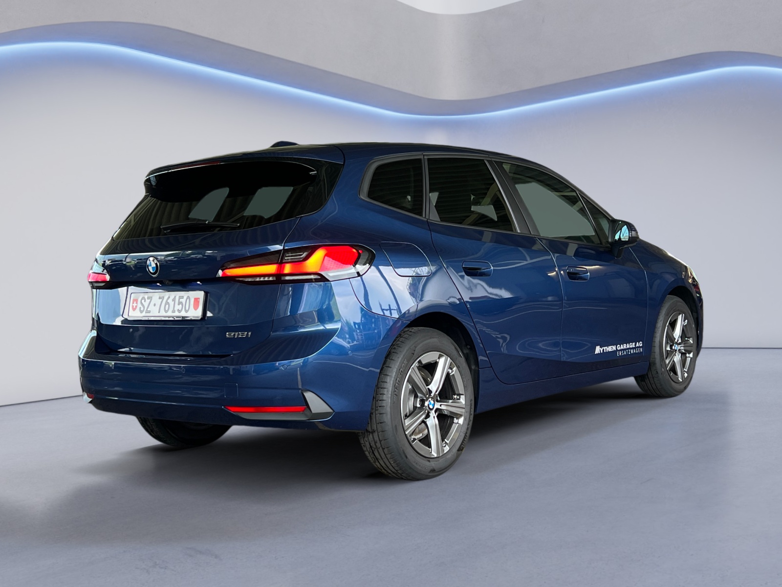 BMW 218i Active Tourer-image-4