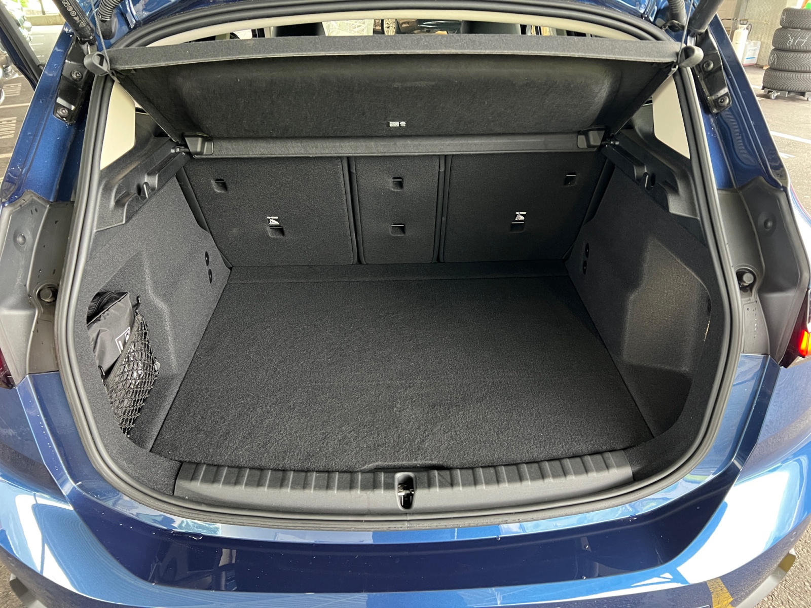 BMW 218i Active Tourer-image-14