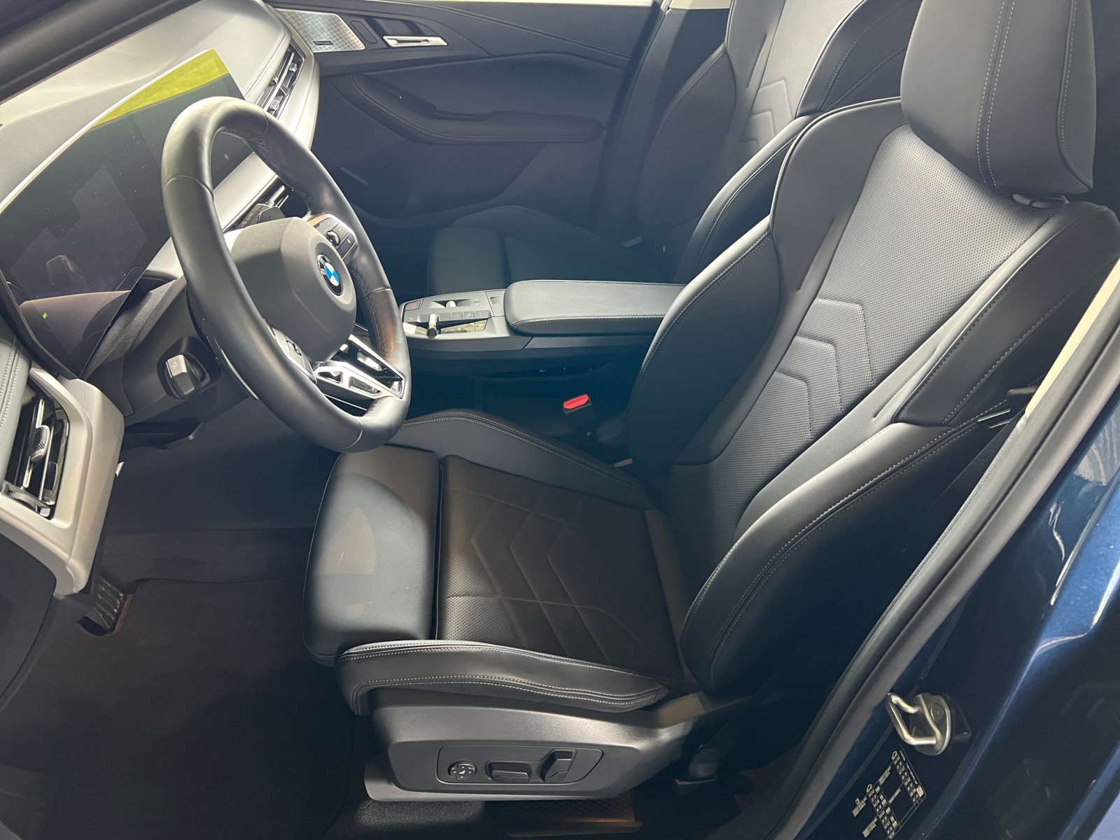 BMW 218i Active Tourer-image-8