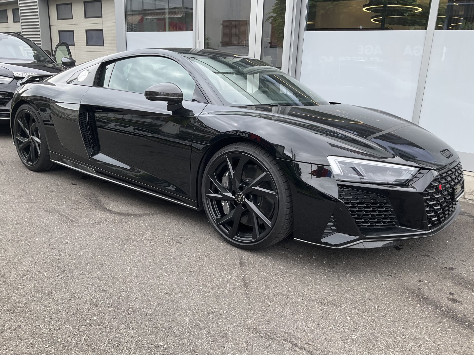 AUDI R8 COUPE 5.2 FSI QUATTRO PERFORMANCE *** OPTIK PAKET SCHWARZ & CARBON PAKET ***-showroom-element-2