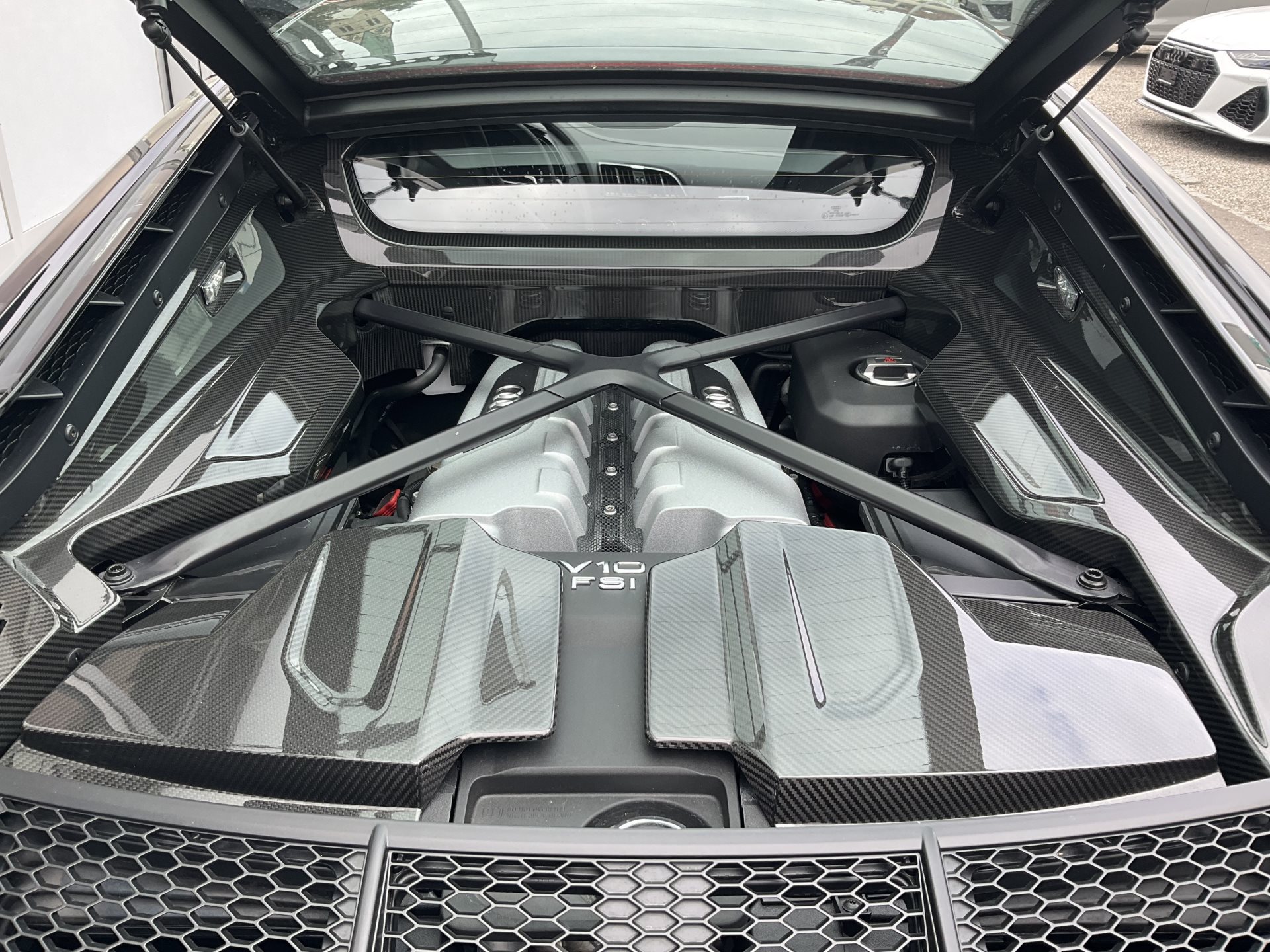 AUDI R8 COUPE 5.2 FSI QUATTRO PERFORMANCE *** OPTIK PAKET SCHWARZ & CARBON PAKET ***-image-20