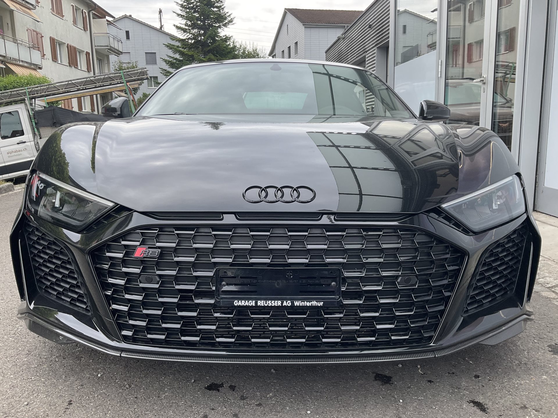 AUDI R8 COUPE 5.2 FSI QUATTRO PERFORMANCE *** OPTIK PAKET SCHWARZ & CARBON PAKET ***-showroom-element-1