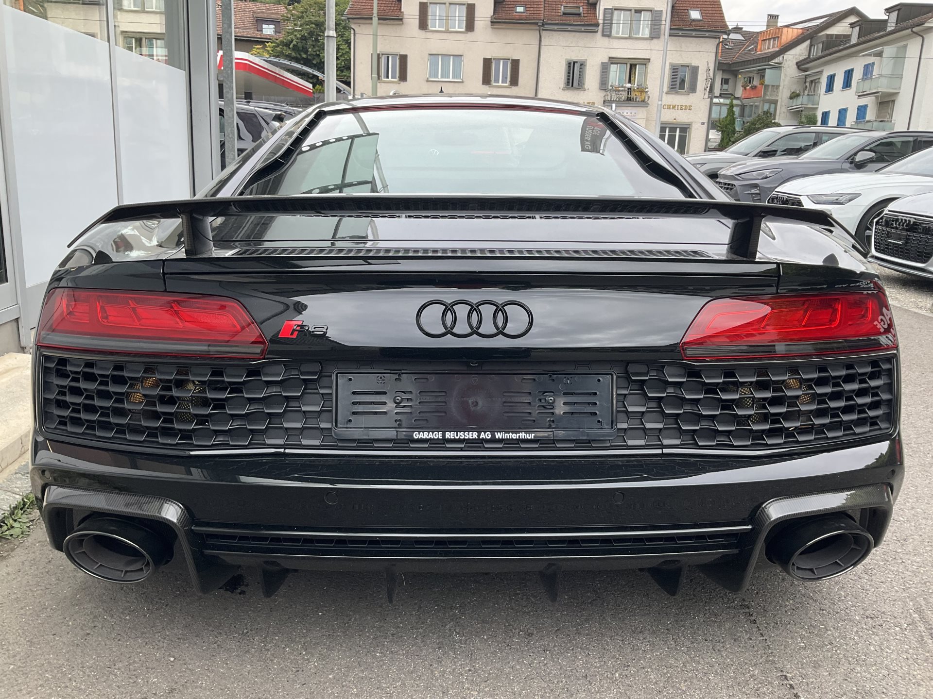 AUDI R8 COUPE 5.2 FSI QUATTRO PERFORMANCE *** OPTIK PAKET SCHWARZ & CARBON PAKET ***-image-4