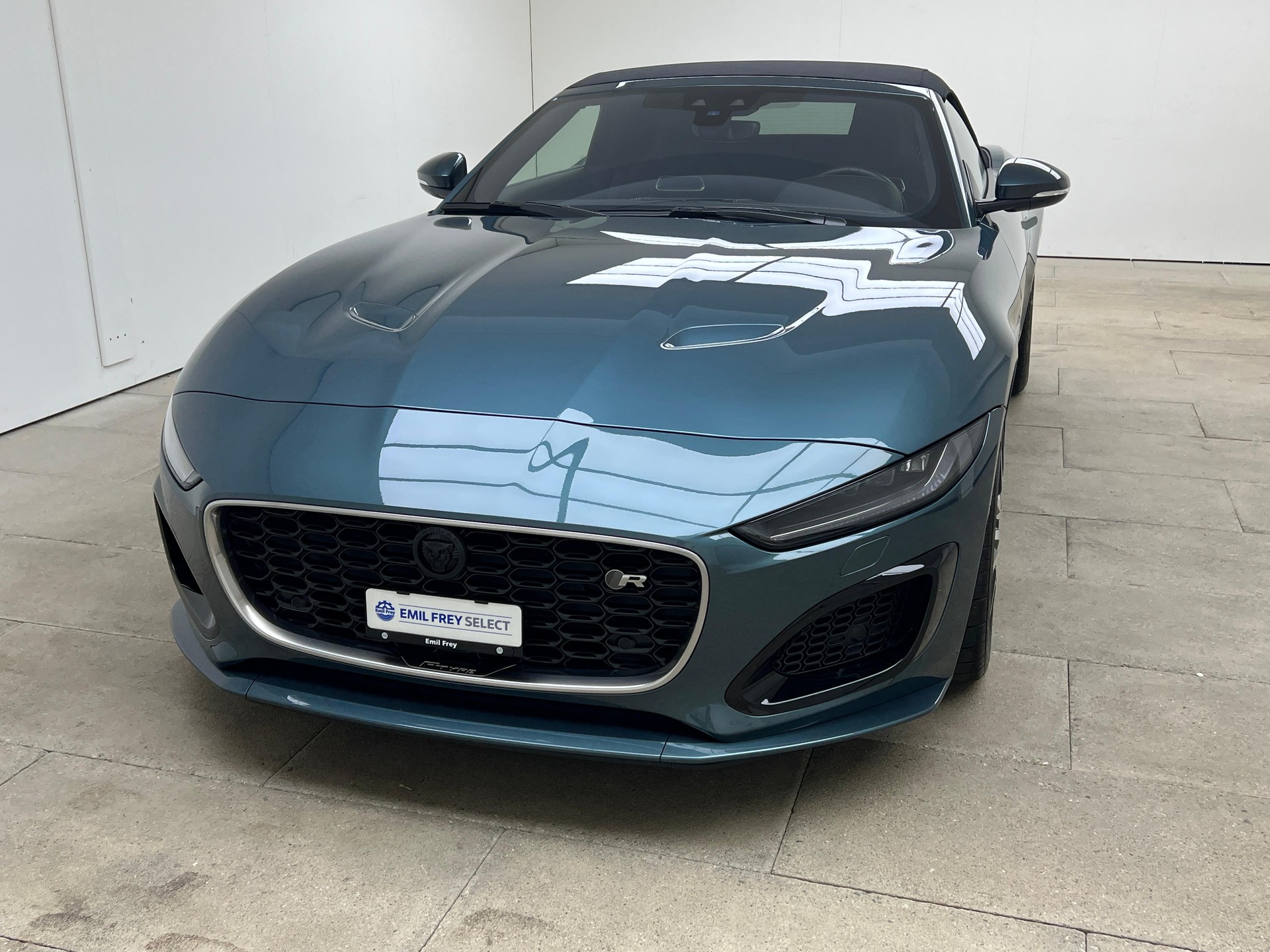 JAGUAR F-Type Convertible 5.0 V8 R AWD / Jetzt mit attraktivem 1.99% Leasing