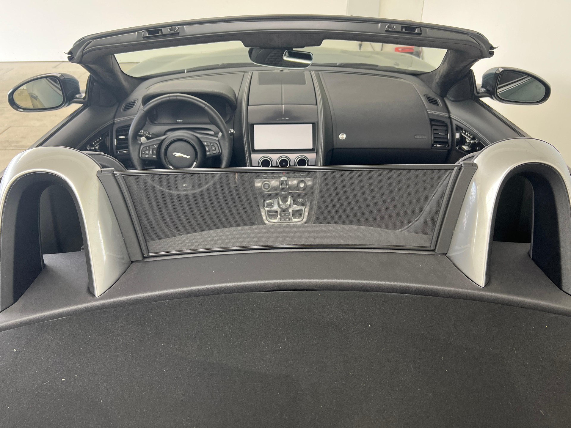 JAGUAR F-Type Convertible 5.0 V8 R AWD / Jetzt mit attraktivem 1.99% Leasing-image-14