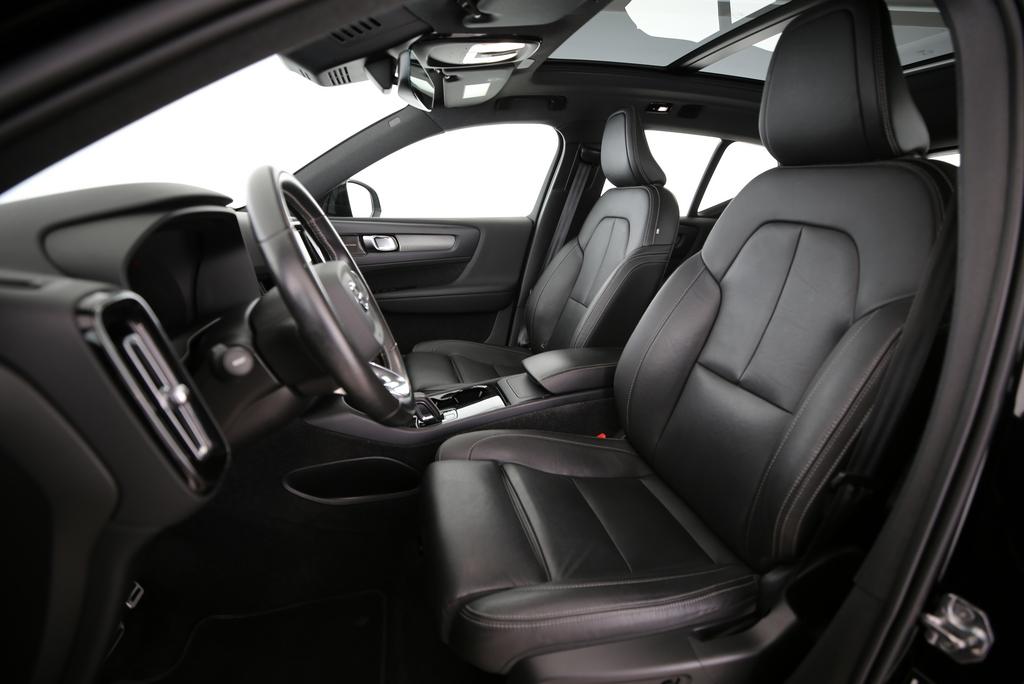 VOLVO XC40 P8 Twin R-Design AWD-showroom-element-3