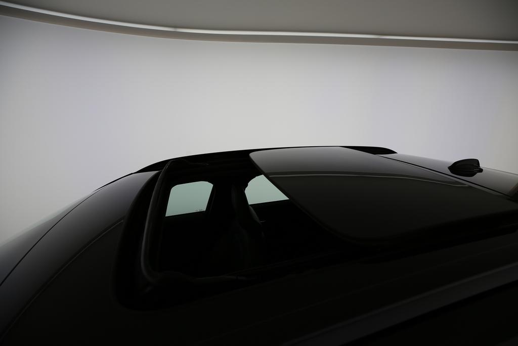 VOLVO XC40 P8 Twin R-Design AWD-image-12