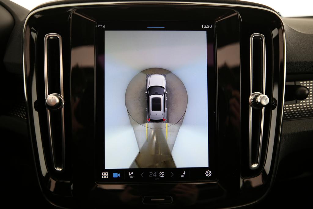 VOLVO XC40 P8 Twin R-Design AWD-image-7