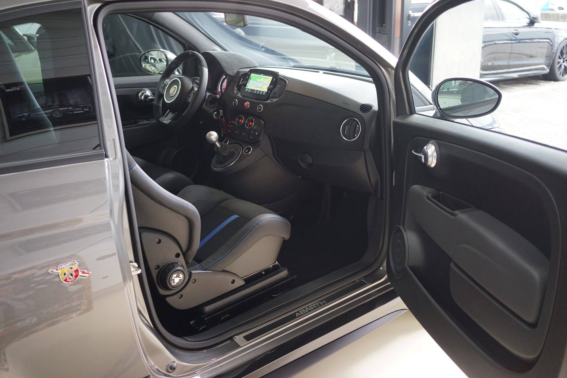 FIAT 695 1.4 16V Turbo Abarth Turismo-image-26