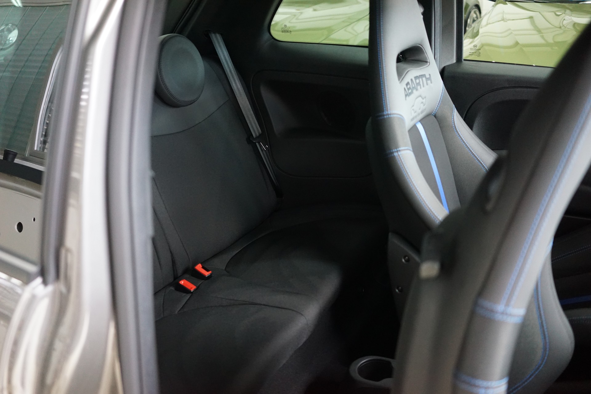 FIAT 695 1.4 16V Turbo Abarth Turismo-image-30