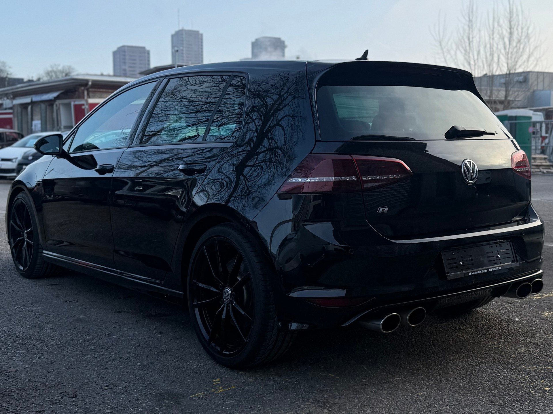 VW Golf 2.0 TSI R 4Motion DSG-image-9