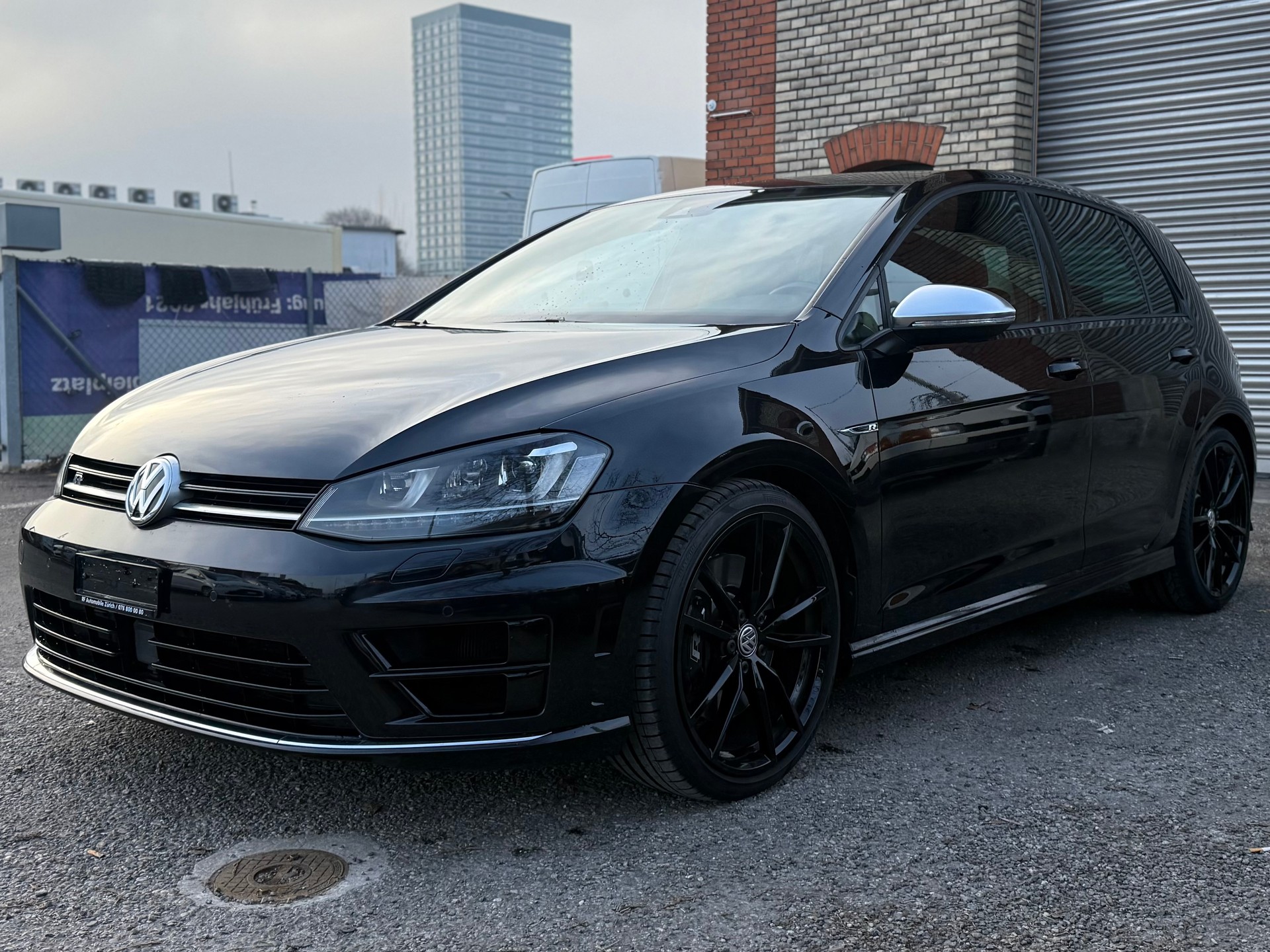 VW Golf 2.0 TSI R 4Motion DSG-image-3