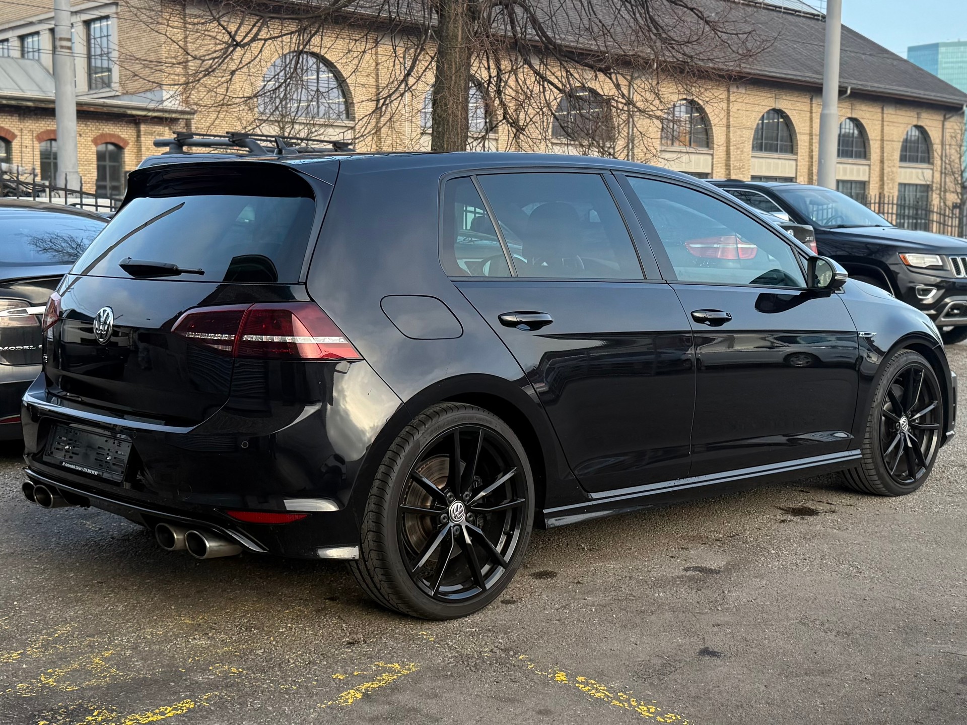 VW Golf 2.0 TSI R 4Motion DSG-image-7