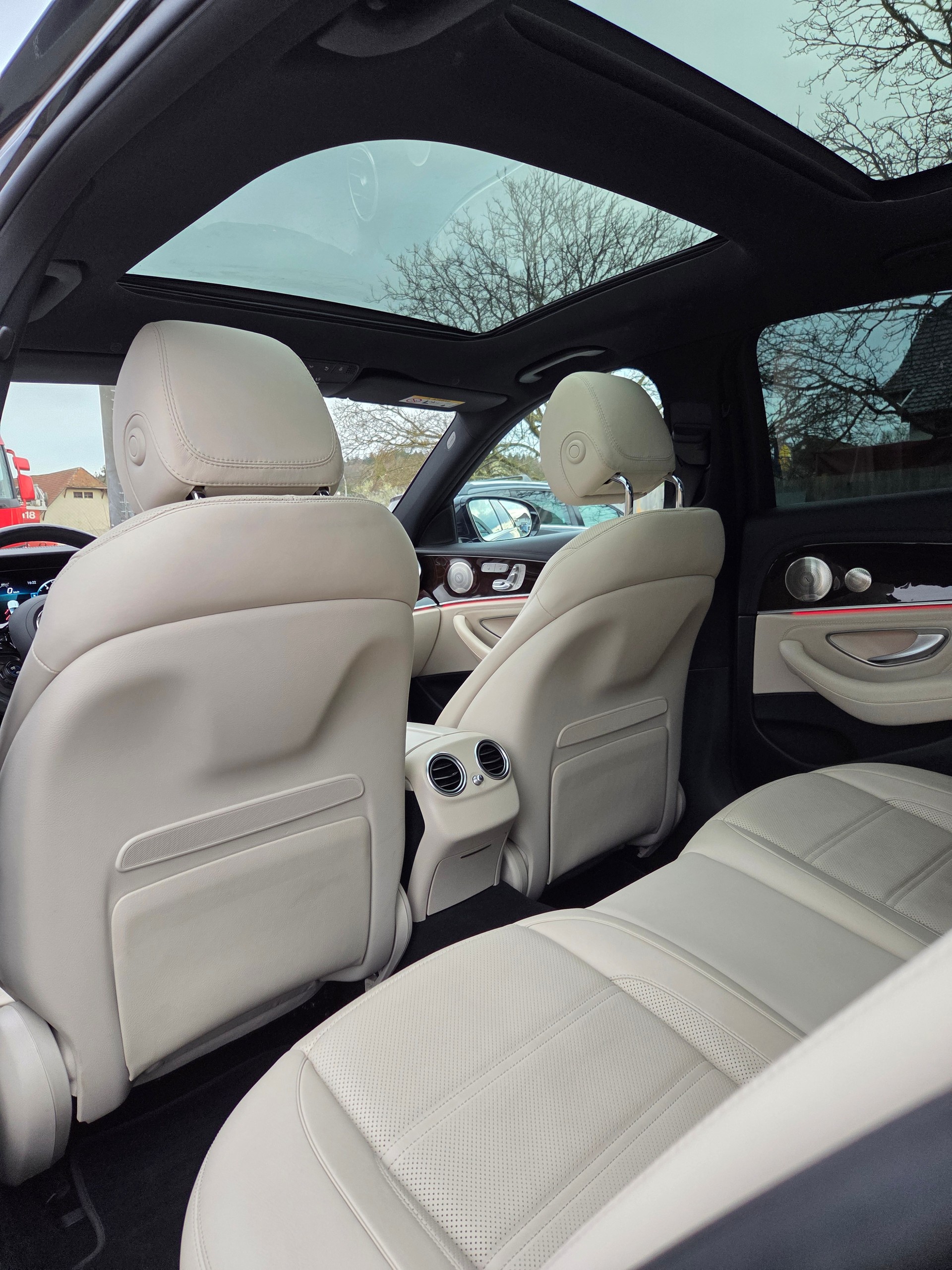 MERCEDES-BENZ AMG E 63 4Matic+ Speedshift 9G-TCT-image-9