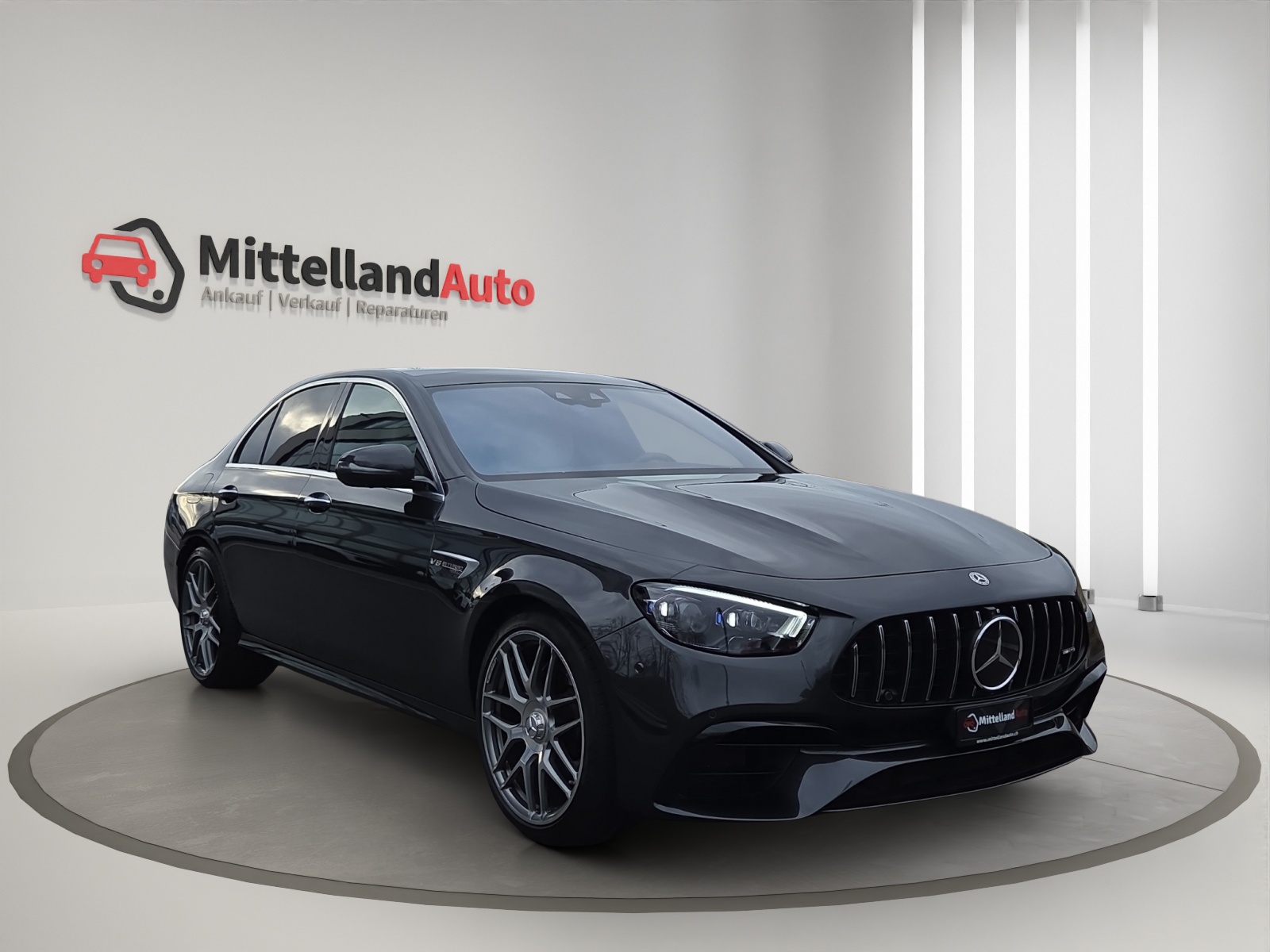 MERCEDES-BENZ AMG E 63 4Matic+ Speedshift 9G-TCT-showroom-element-2