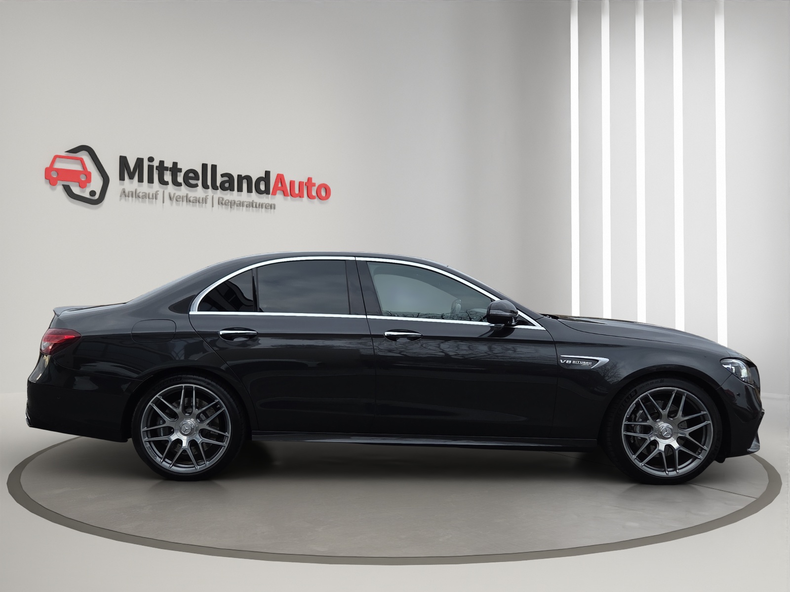 MERCEDES-BENZ AMG E 63 4Matic+ Speedshift 9G-TCT-showroom-element-3