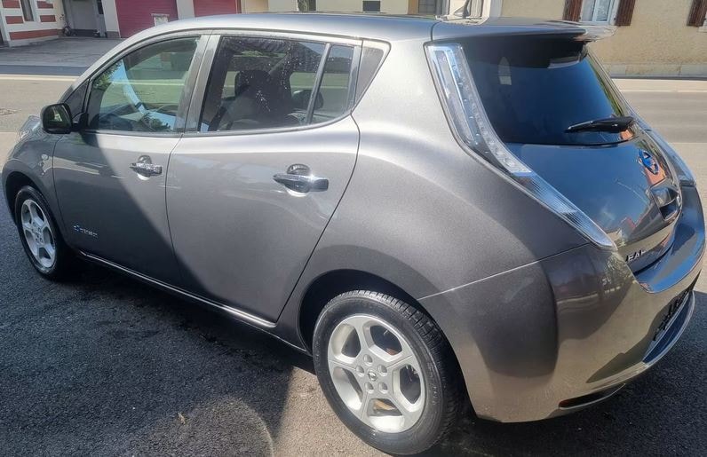 NISSAN Leaf acenta 30kWh (incl battery)-image-2