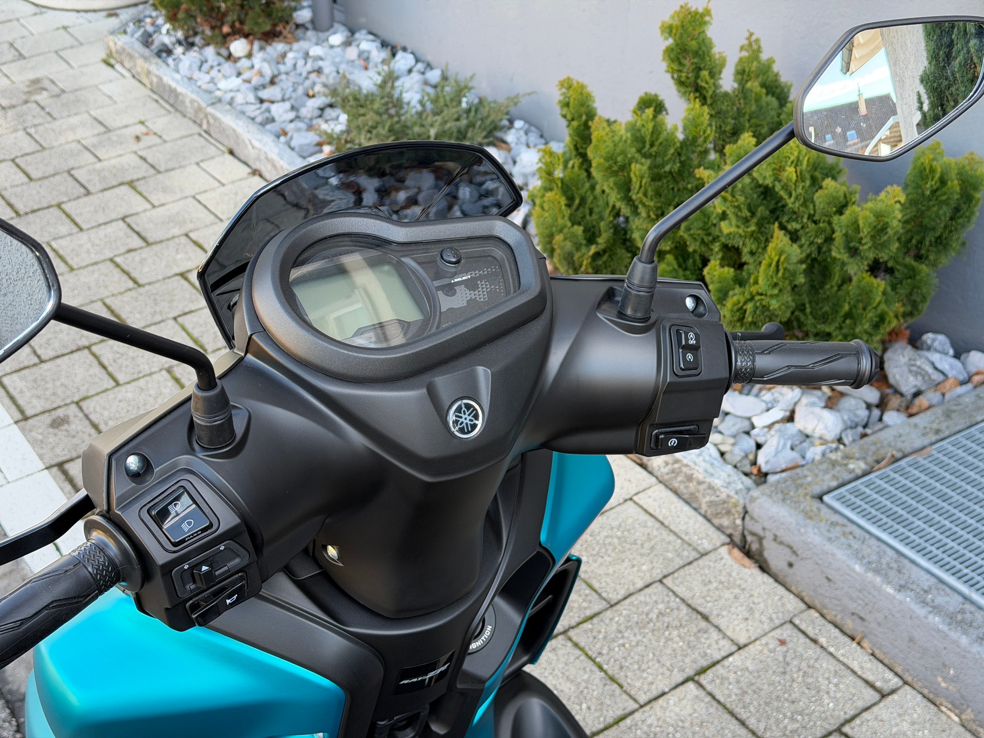 YAMAHA RayZR-image-5