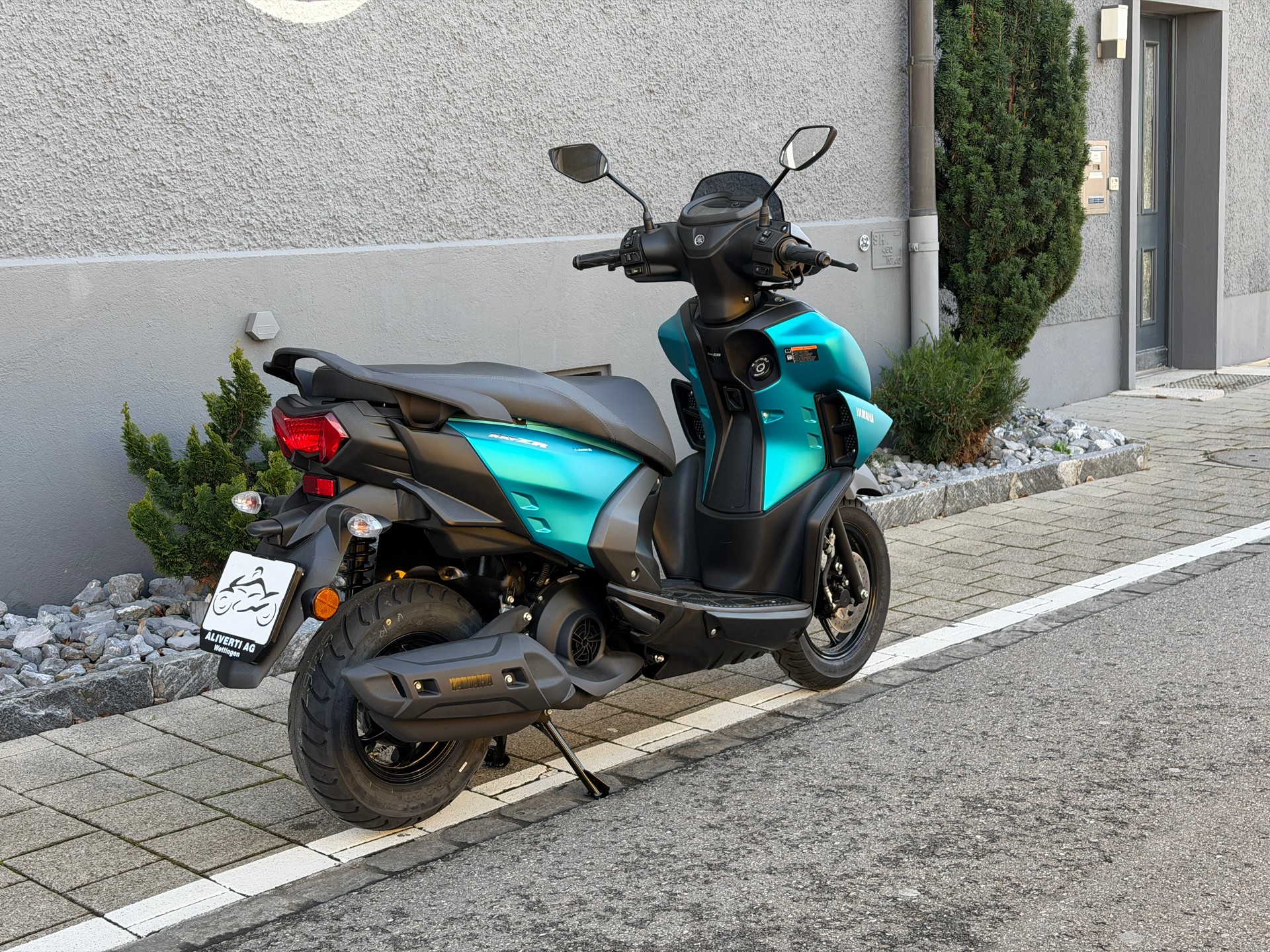 YAMAHA RayZR-image-7