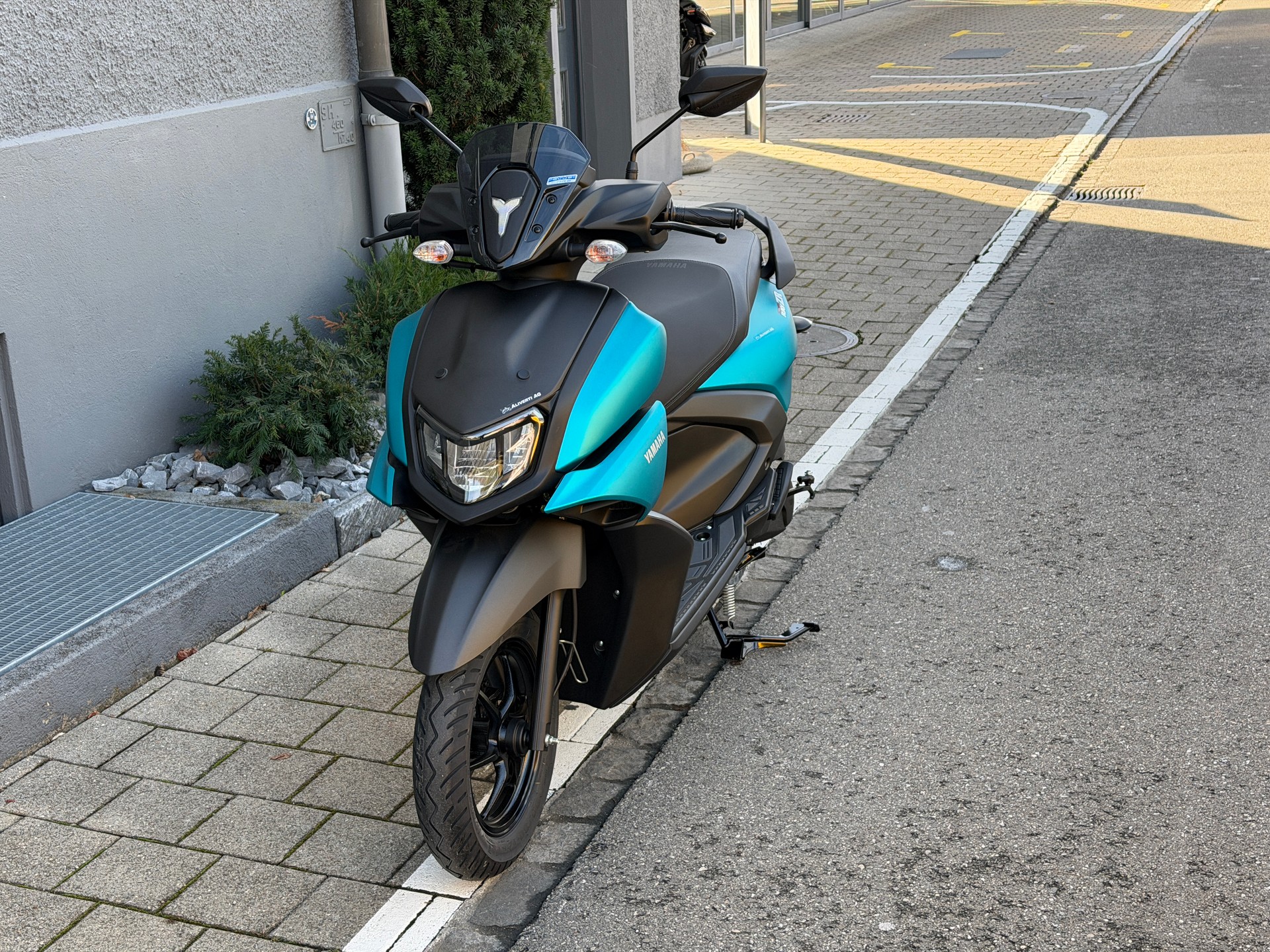 YAMAHA RayZR-image-6