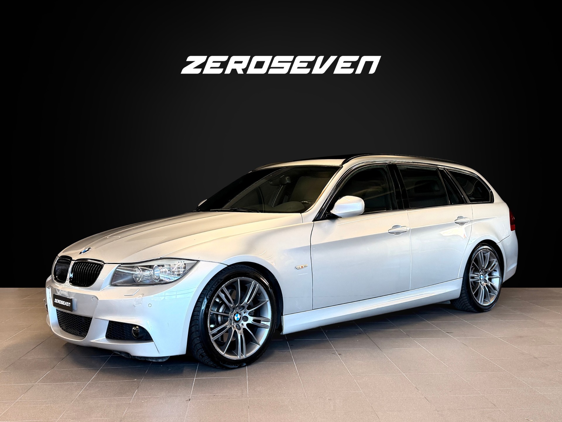 BMW 330d xDrive Touring Steptronic-showroom-element-1