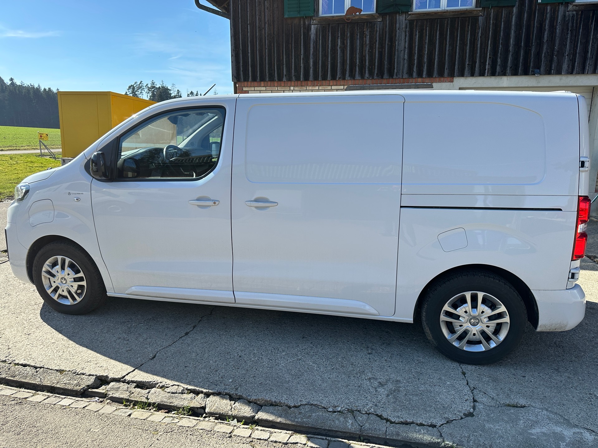 PEUGEOT Expert 75 KWh Standard