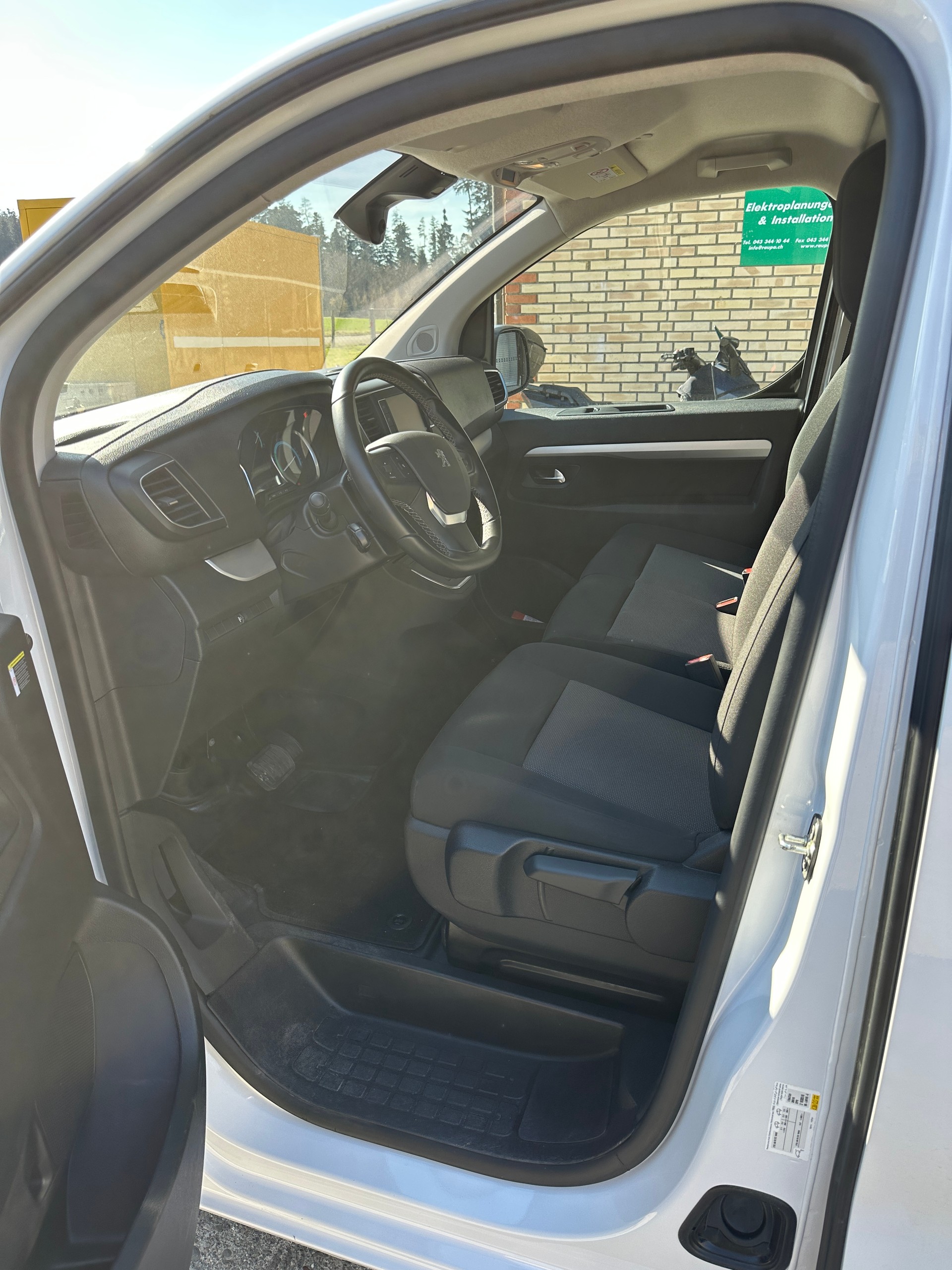 PEUGEOT Expert 75 KWh Standard-image-5