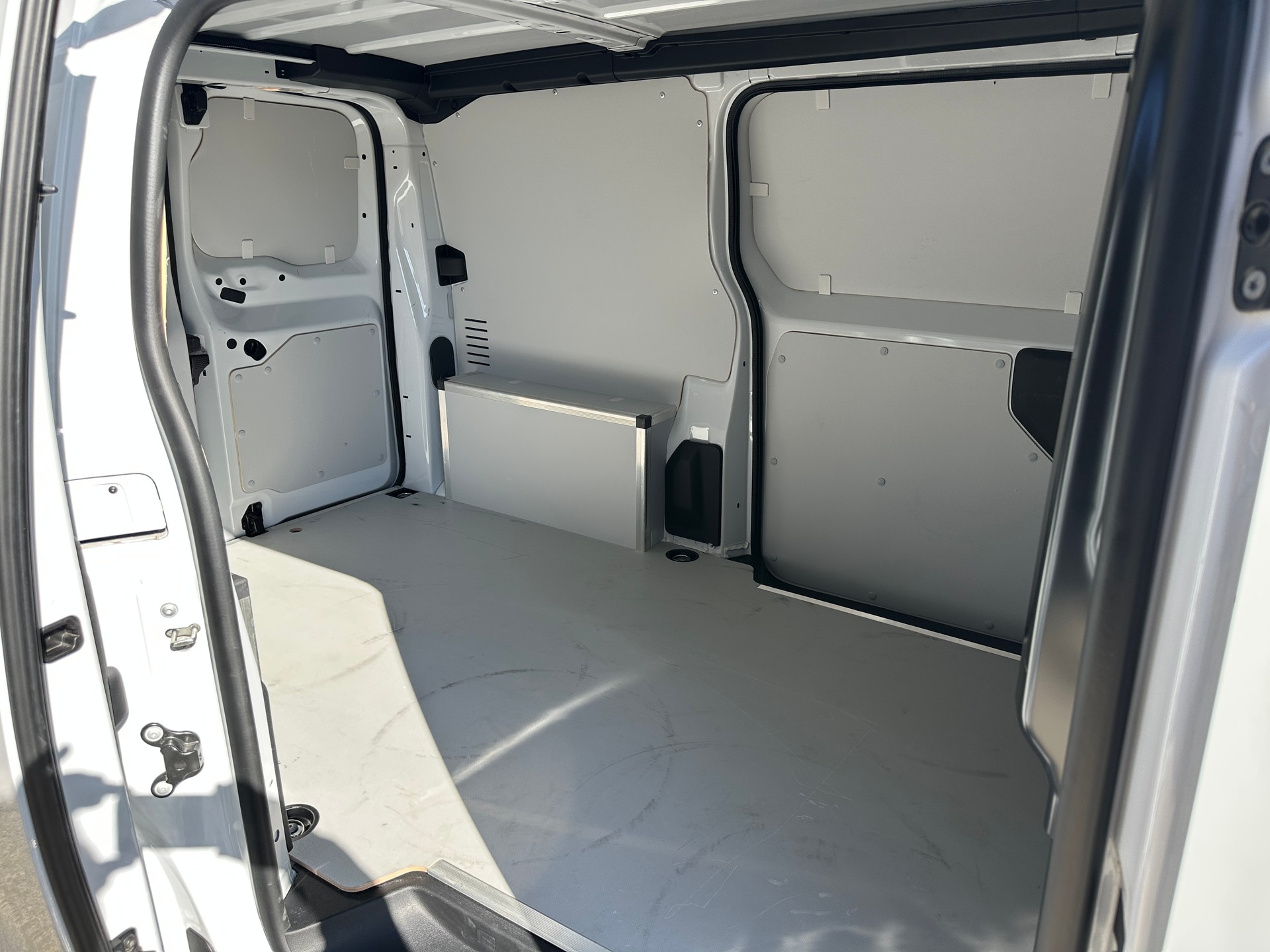 PEUGEOT Expert 75 KWh Standard-image-8