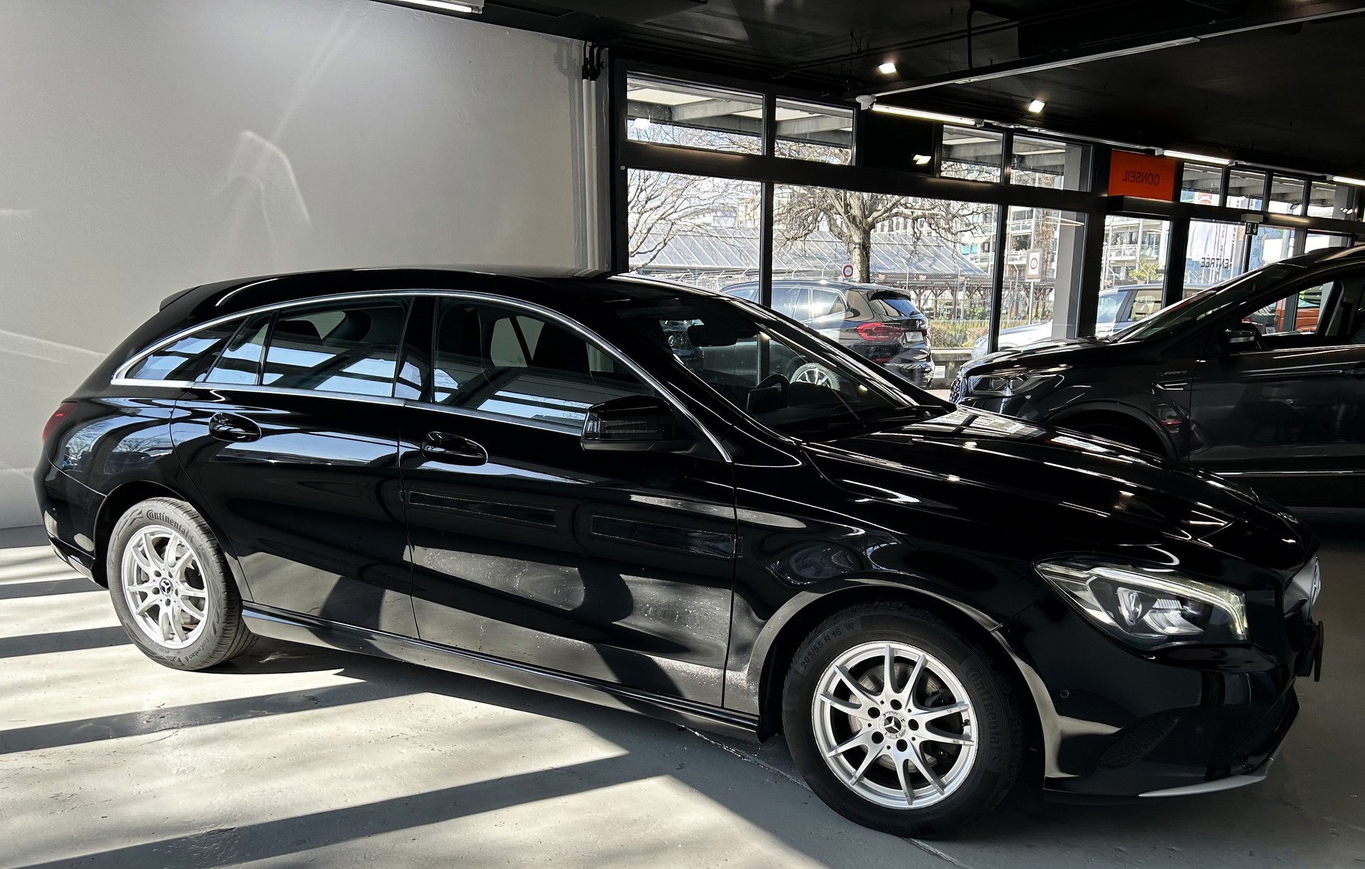 MERCEDES-BENZ CLA Shooting Brake 200 d Swiss Star Ed. 4M 7G-DCT