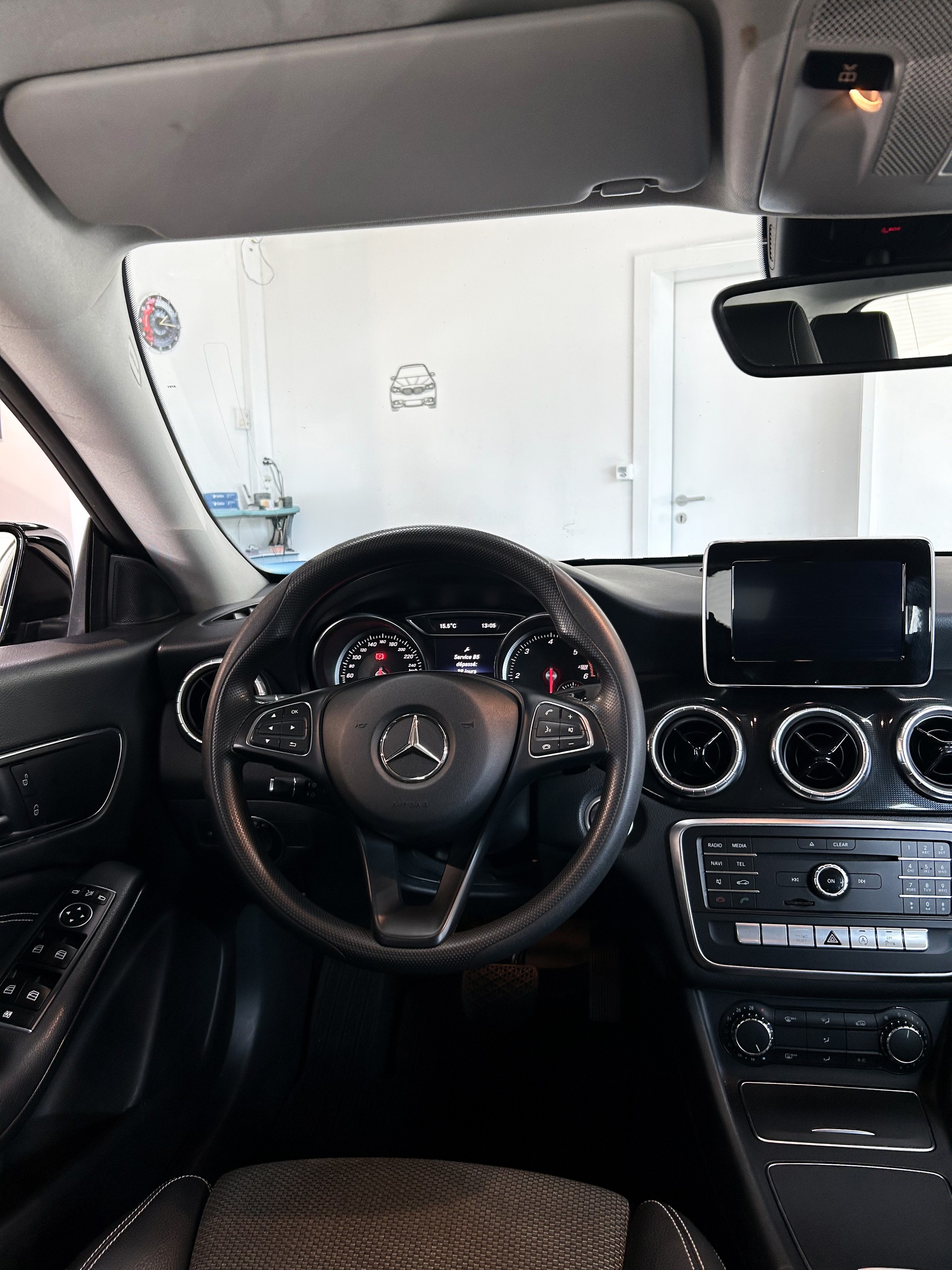 MERCEDES-BENZ CLA Shooting Brake 200 d Swiss Star Ed. 4M 7G-DCT-image-16
