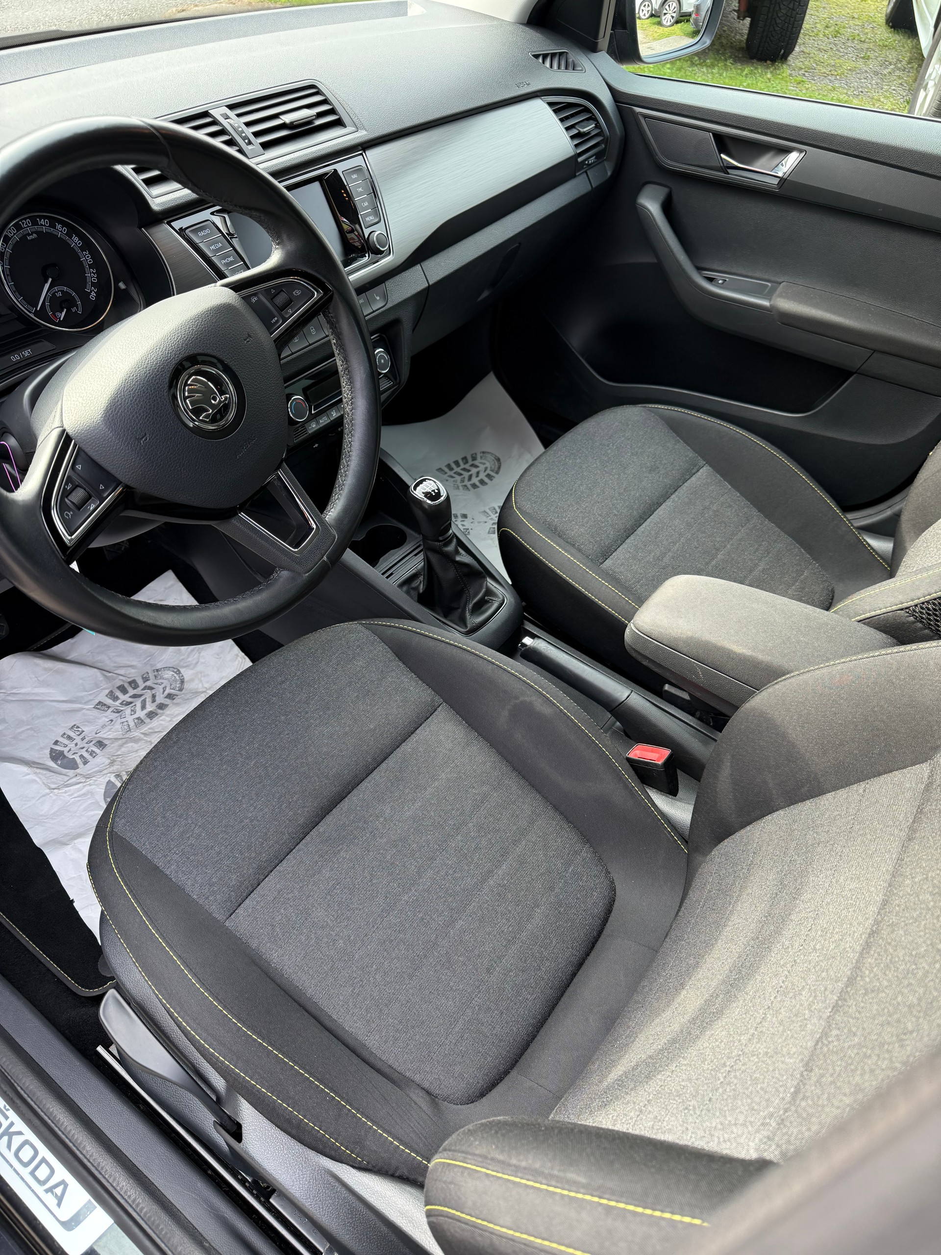 SKODA Fabia Combi 1.0 TSI Soleil-image-4