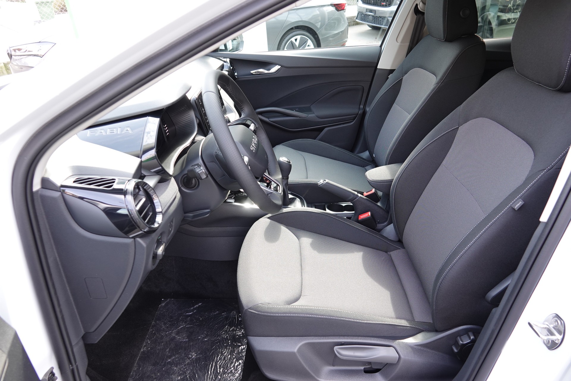 SKODA Fabia 1.0 TSI Selection-image-13