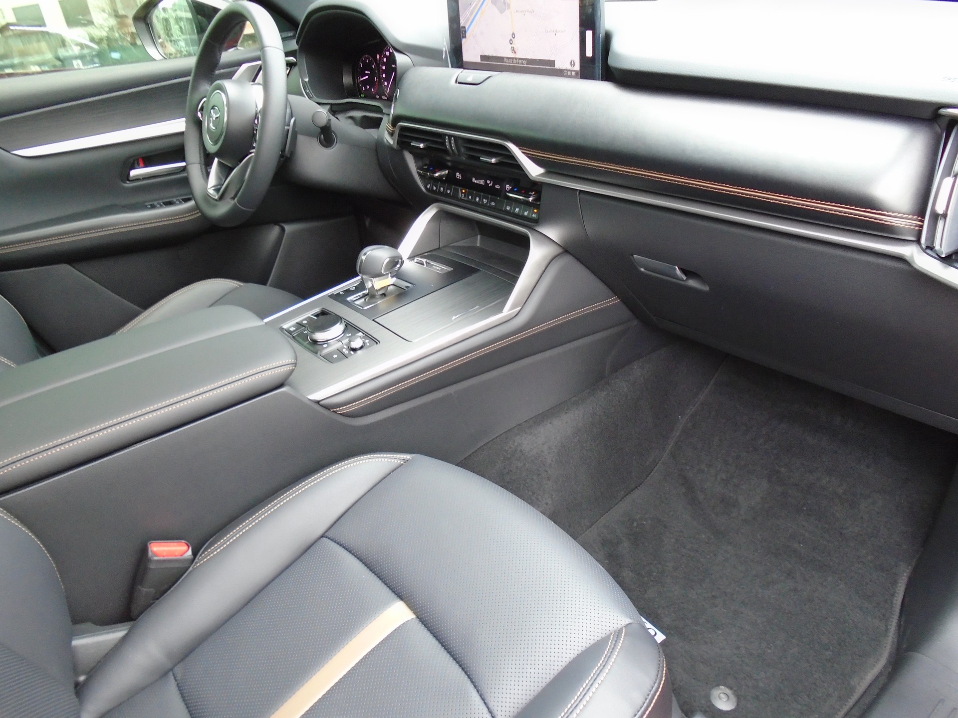 MAZDA CX-60 3.3L e-Skyactiv D 254 MHEV AWD Homura Plus-image-8