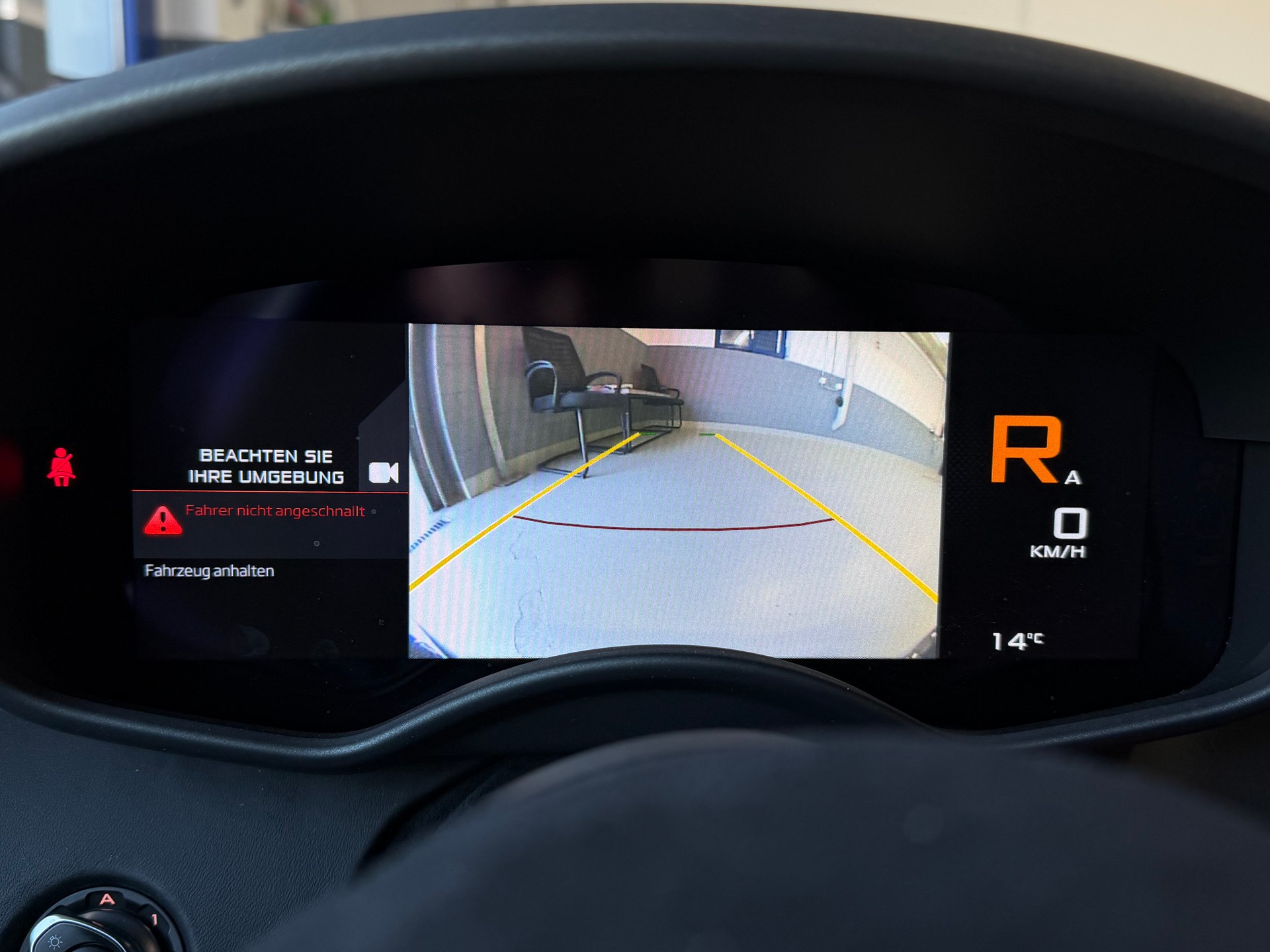 McLAREN 570S Spider 3.8 V8 SSG Full Carbon-image-14